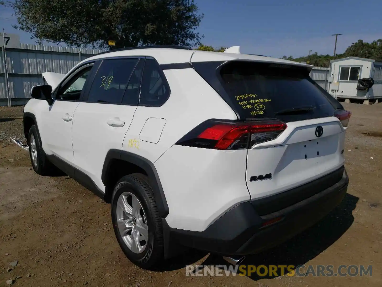 3 Photograph of a damaged car 2T3W1RFV0MC150966 TOYOTA RAV4 2021