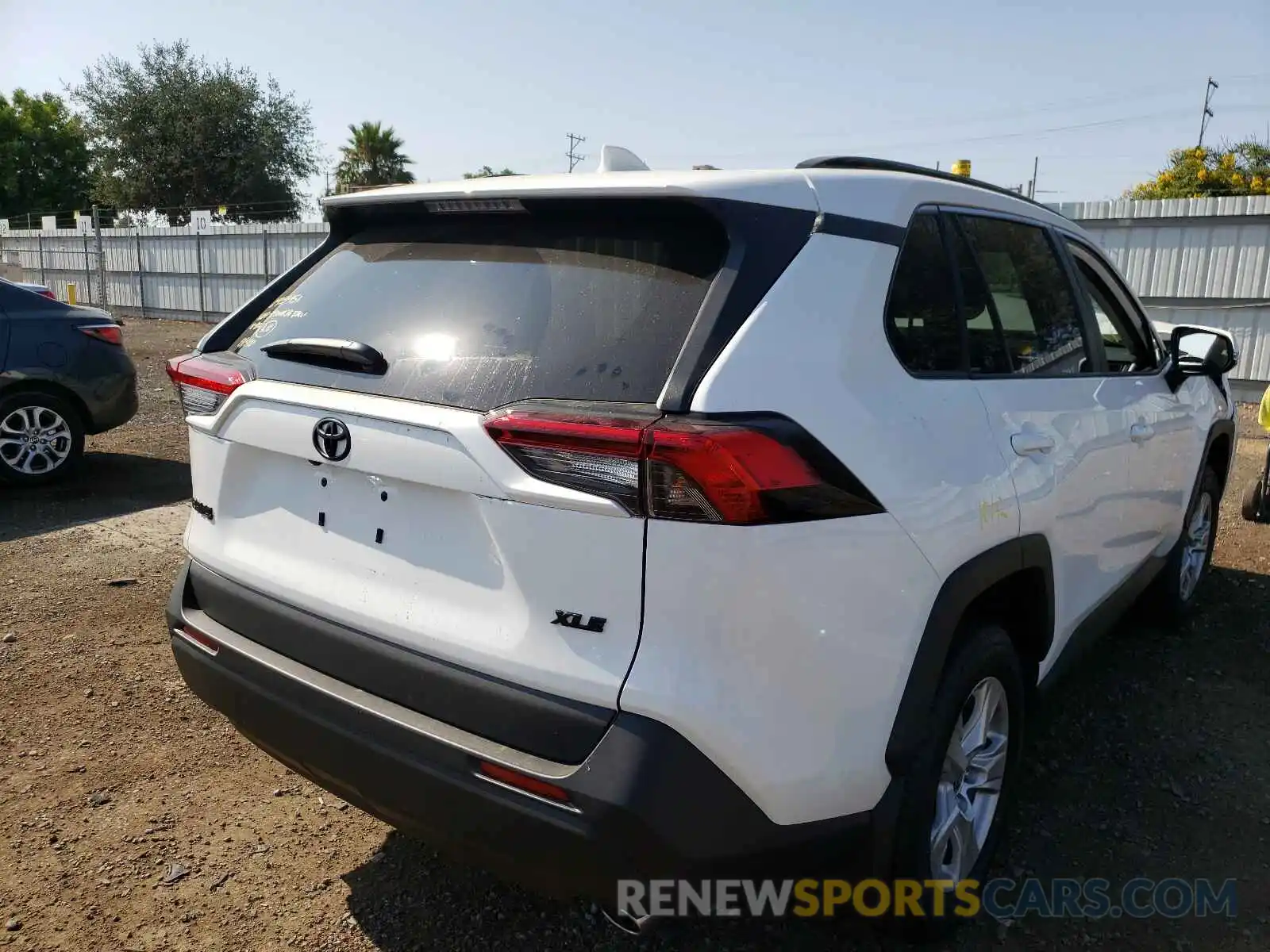 4 Photograph of a damaged car 2T3W1RFV0MC150966 TOYOTA RAV4 2021