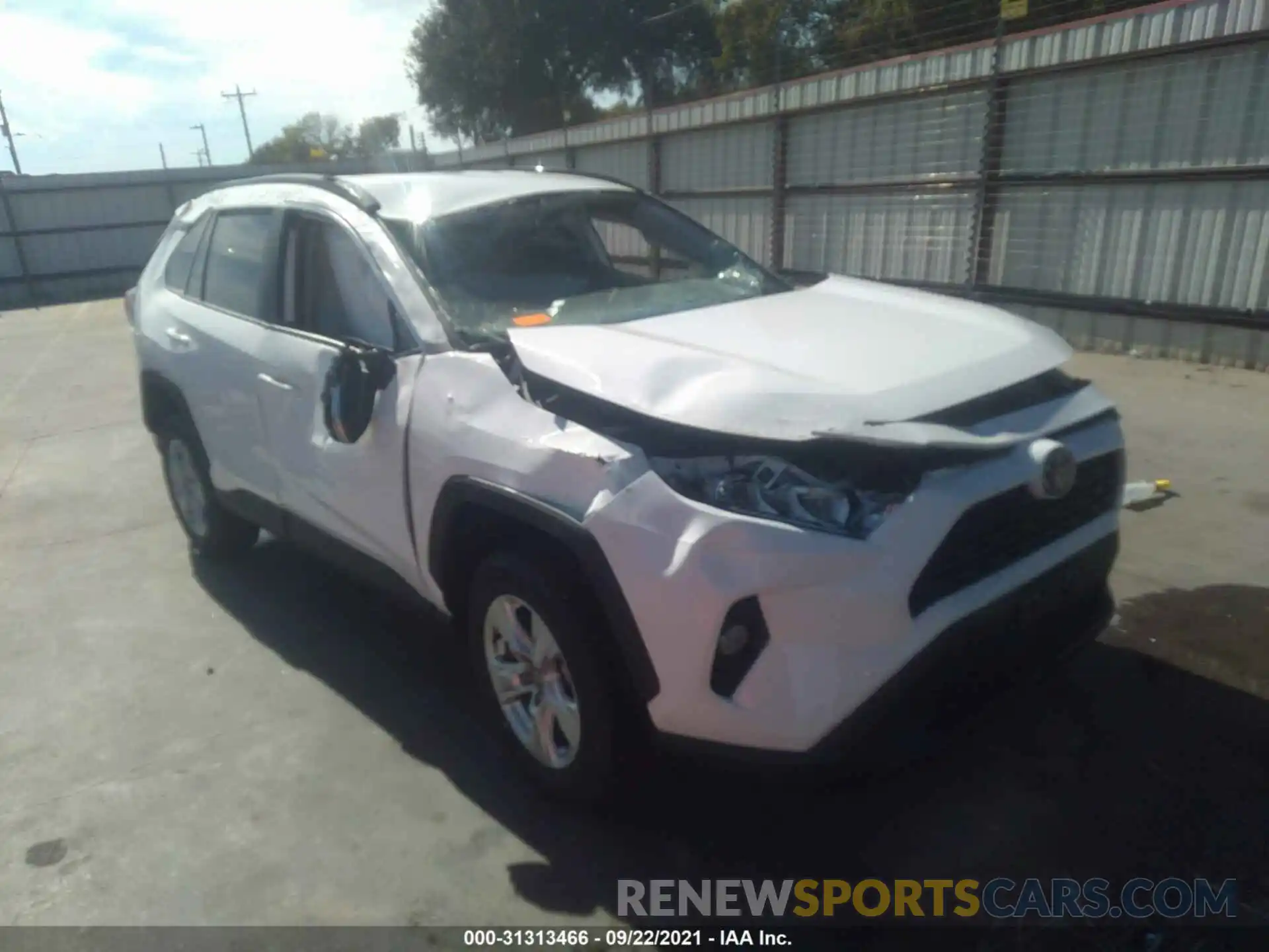 1 Photograph of a damaged car 2T3W1RFV0MC152071 TOYOTA RAV4 2021