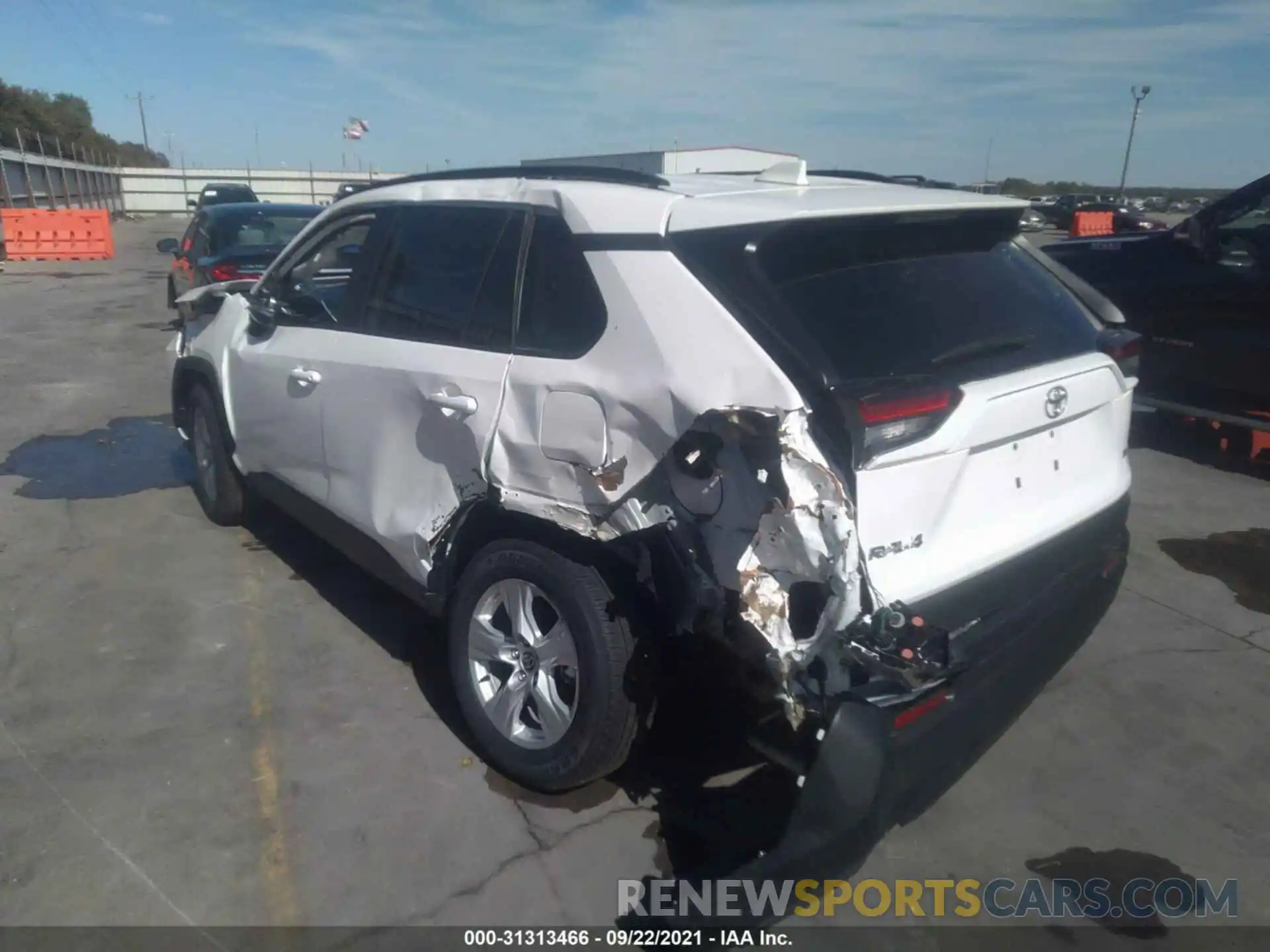 3 Photograph of a damaged car 2T3W1RFV0MC152071 TOYOTA RAV4 2021