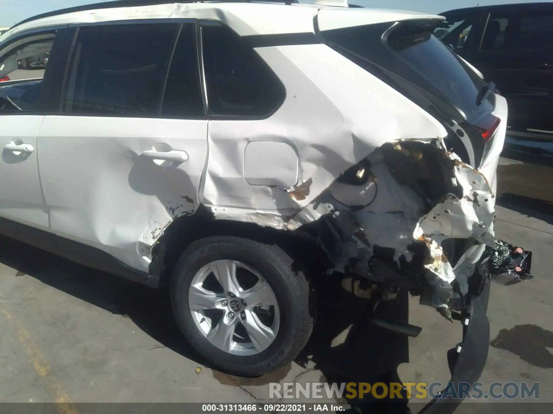 6 Photograph of a damaged car 2T3W1RFV0MC152071 TOYOTA RAV4 2021