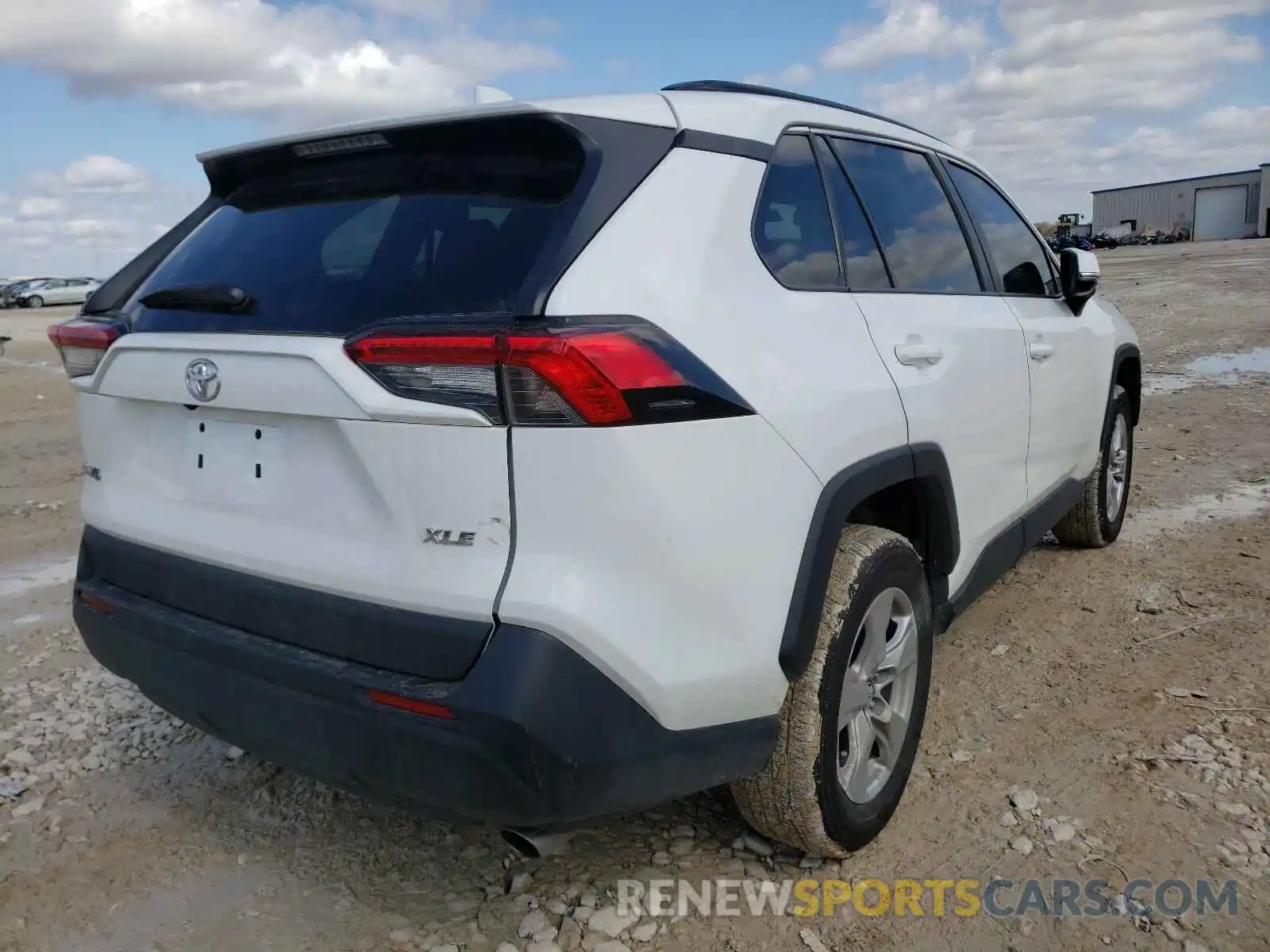 4 Photograph of a damaged car 2T3W1RFV0MW105430 TOYOTA RAV4 2021