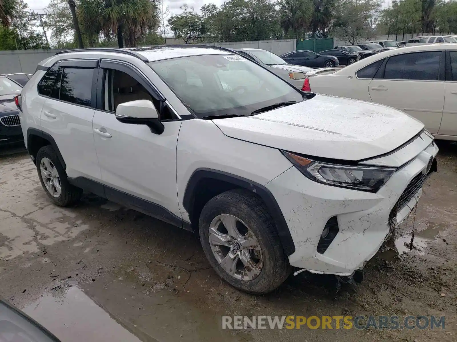 1 Photograph of a damaged car 2T3W1RFV0MW111020 TOYOTA RAV4 2021