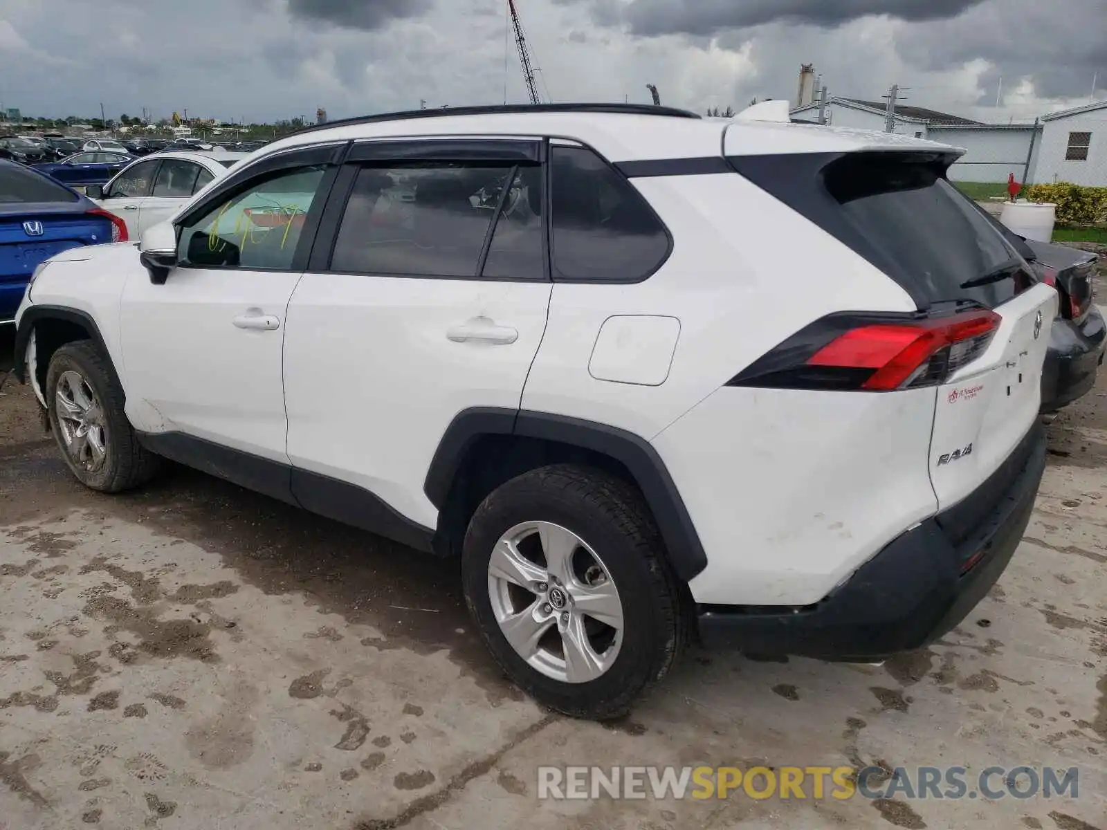 3 Photograph of a damaged car 2T3W1RFV0MW111020 TOYOTA RAV4 2021