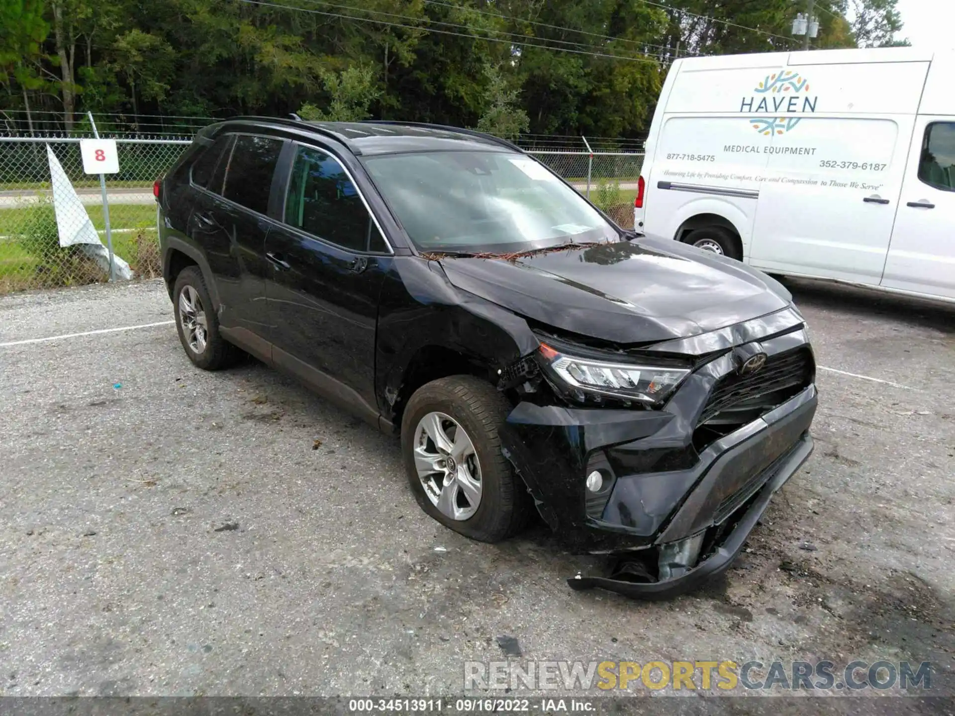 1 Photograph of a damaged car 2T3W1RFV0MW112636 TOYOTA RAV4 2021