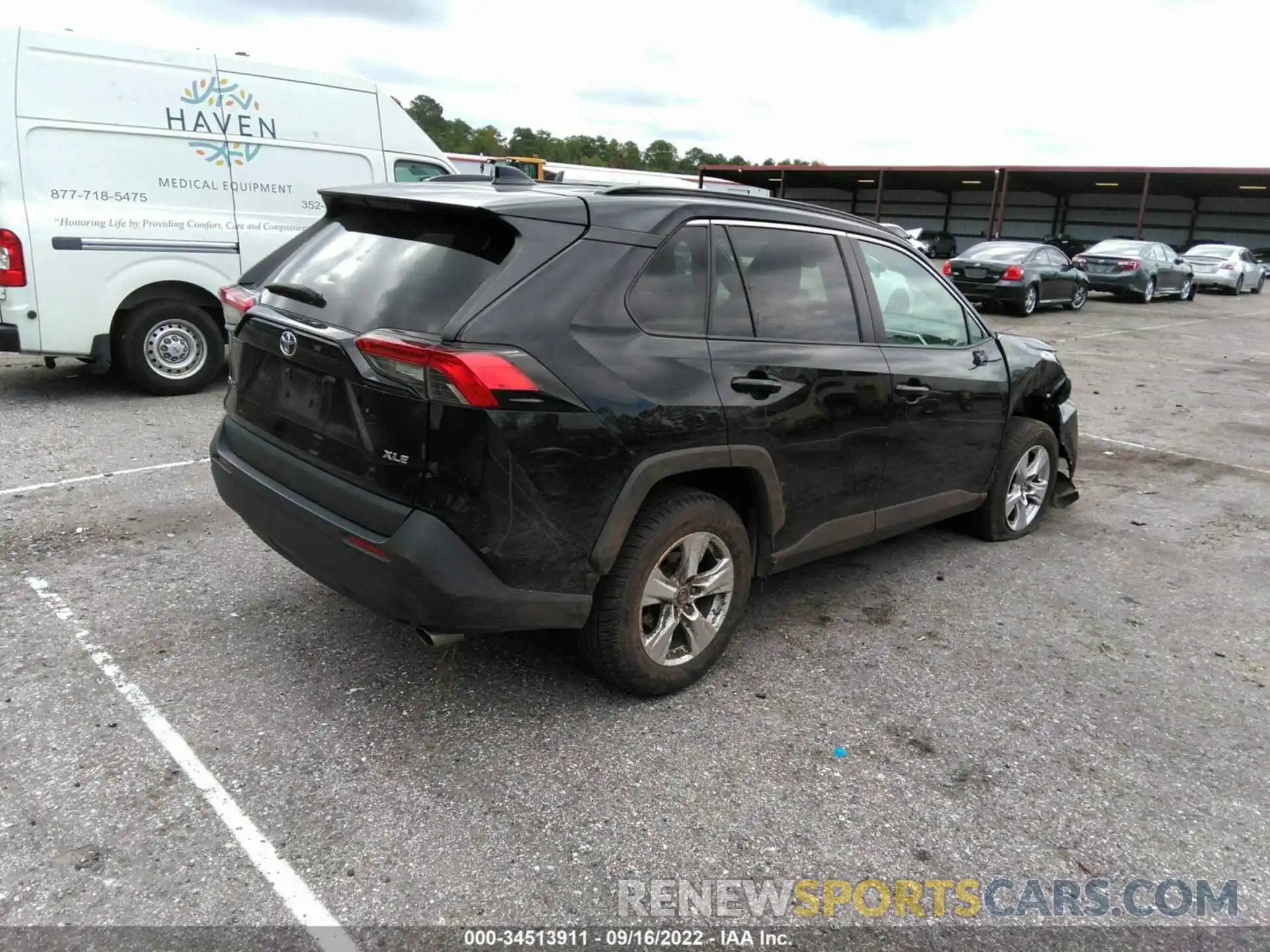 4 Photograph of a damaged car 2T3W1RFV0MW112636 TOYOTA RAV4 2021