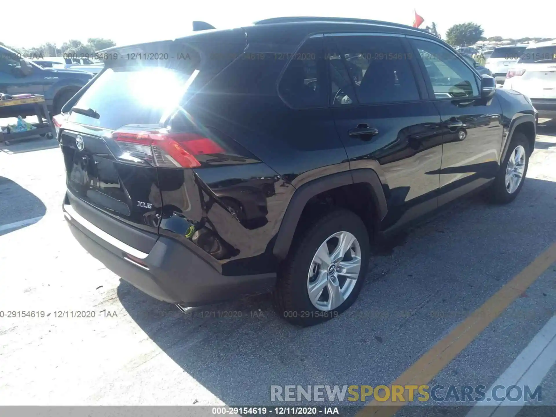 4 Photograph of a damaged car 2T3W1RFV0MW112782 TOYOTA RAV4 2021