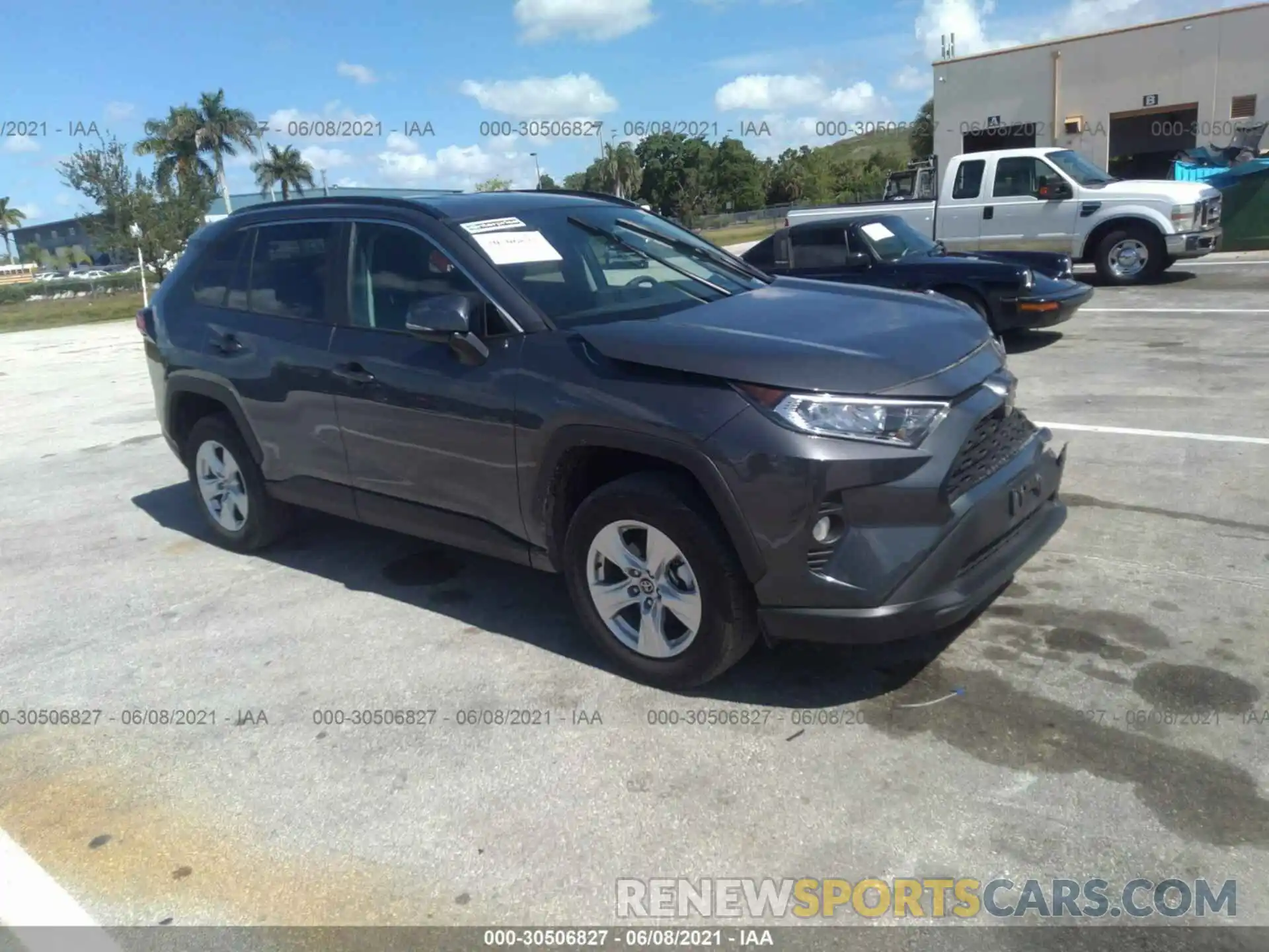 1 Photograph of a damaged car 2T3W1RFV0MW113897 TOYOTA RAV4 2021