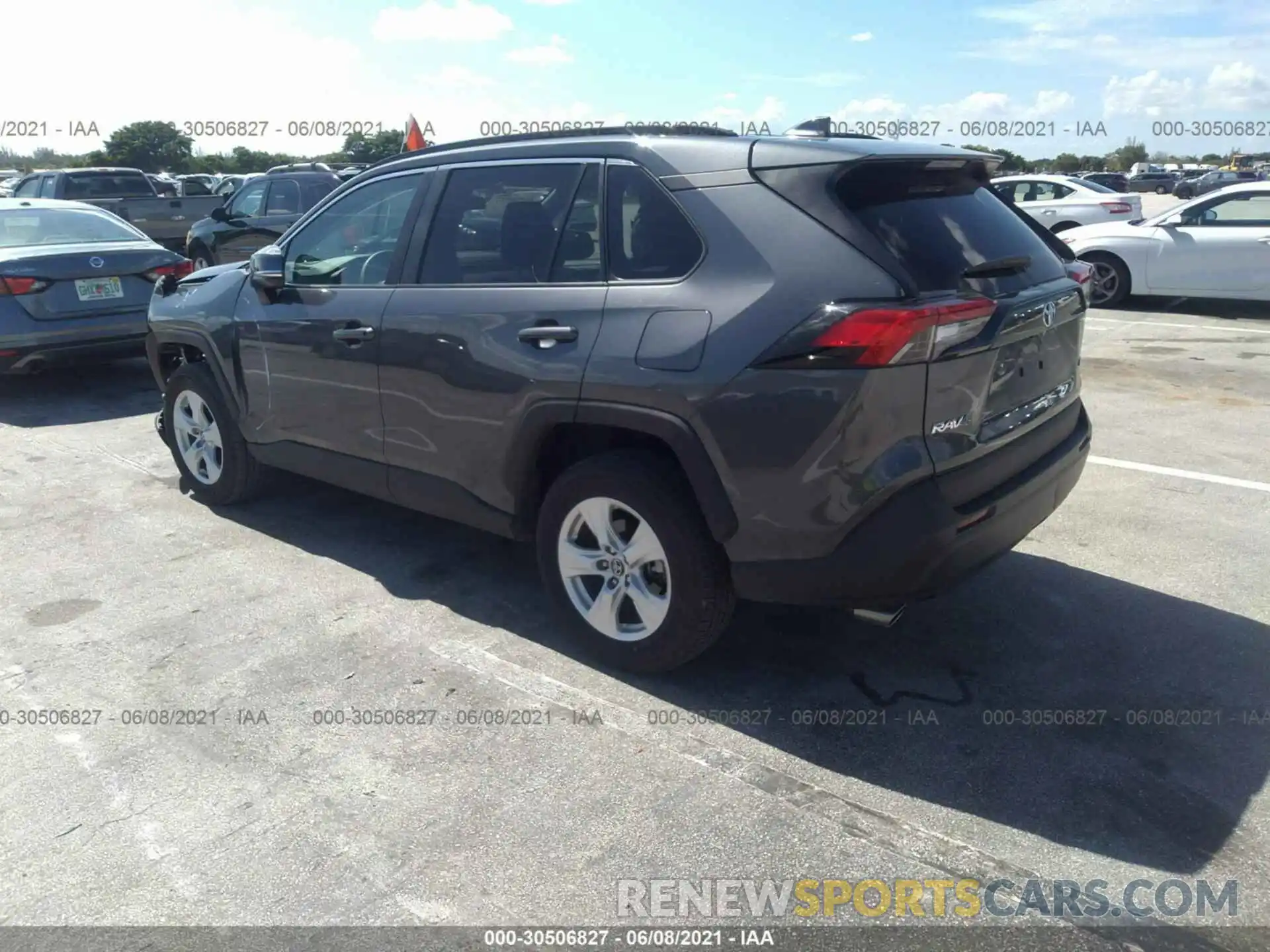 3 Photograph of a damaged car 2T3W1RFV0MW113897 TOYOTA RAV4 2021