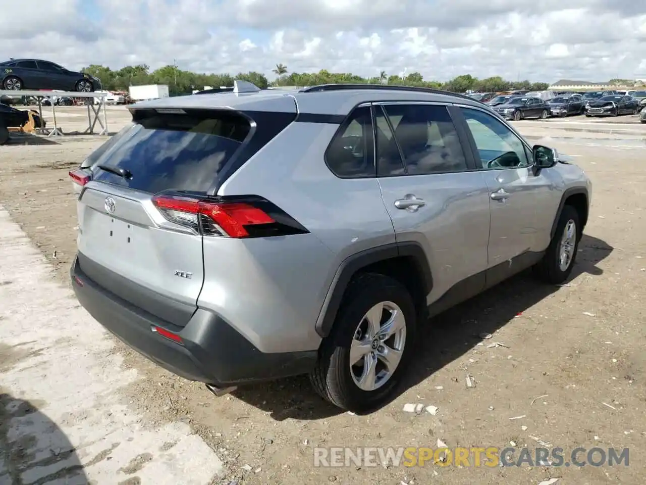 4 Photograph of a damaged car 2T3W1RFV0MW115116 TOYOTA RAV4 2021