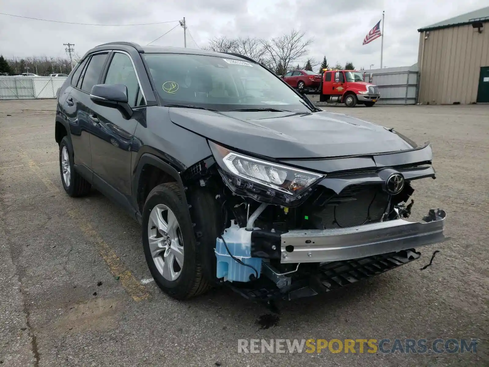 1 Photograph of a damaged car 2T3W1RFV0MW117156 TOYOTA RAV4 2021