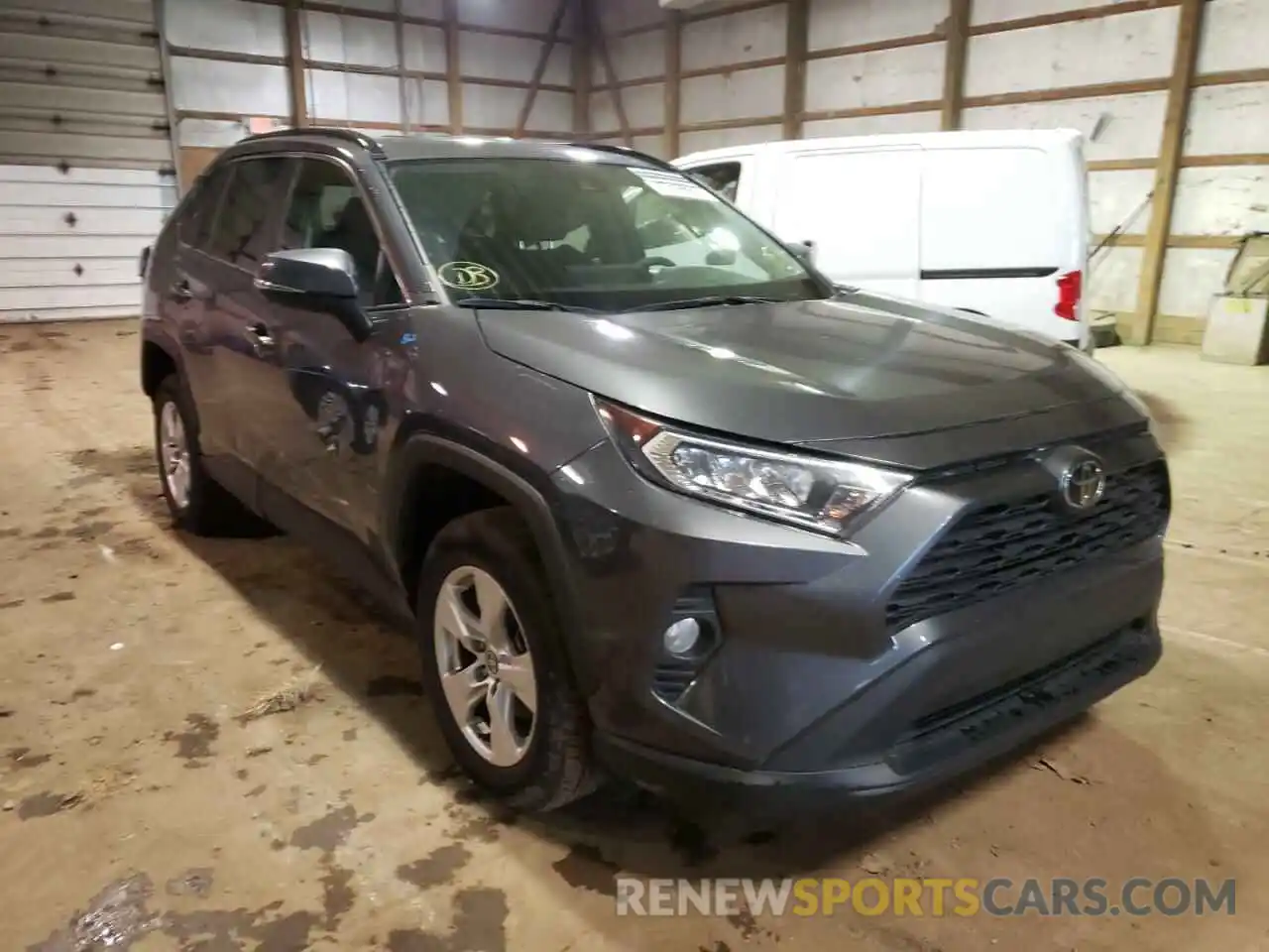 1 Photograph of a damaged car 2T3W1RFV0MW132143 TOYOTA RAV4 2021