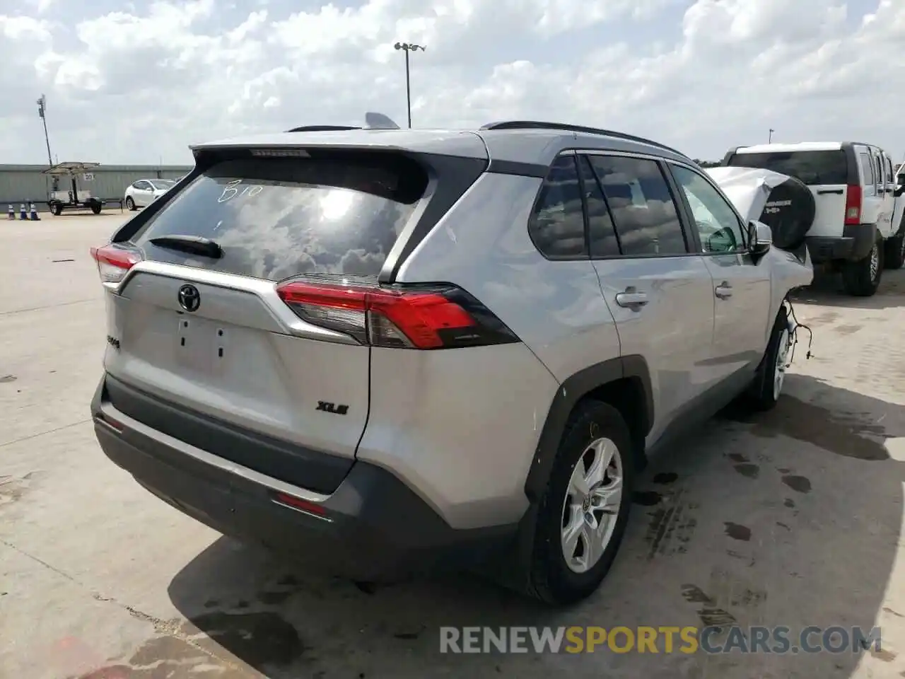 4 Photograph of a damaged car 2T3W1RFV0MW134278 TOYOTA RAV4 2021