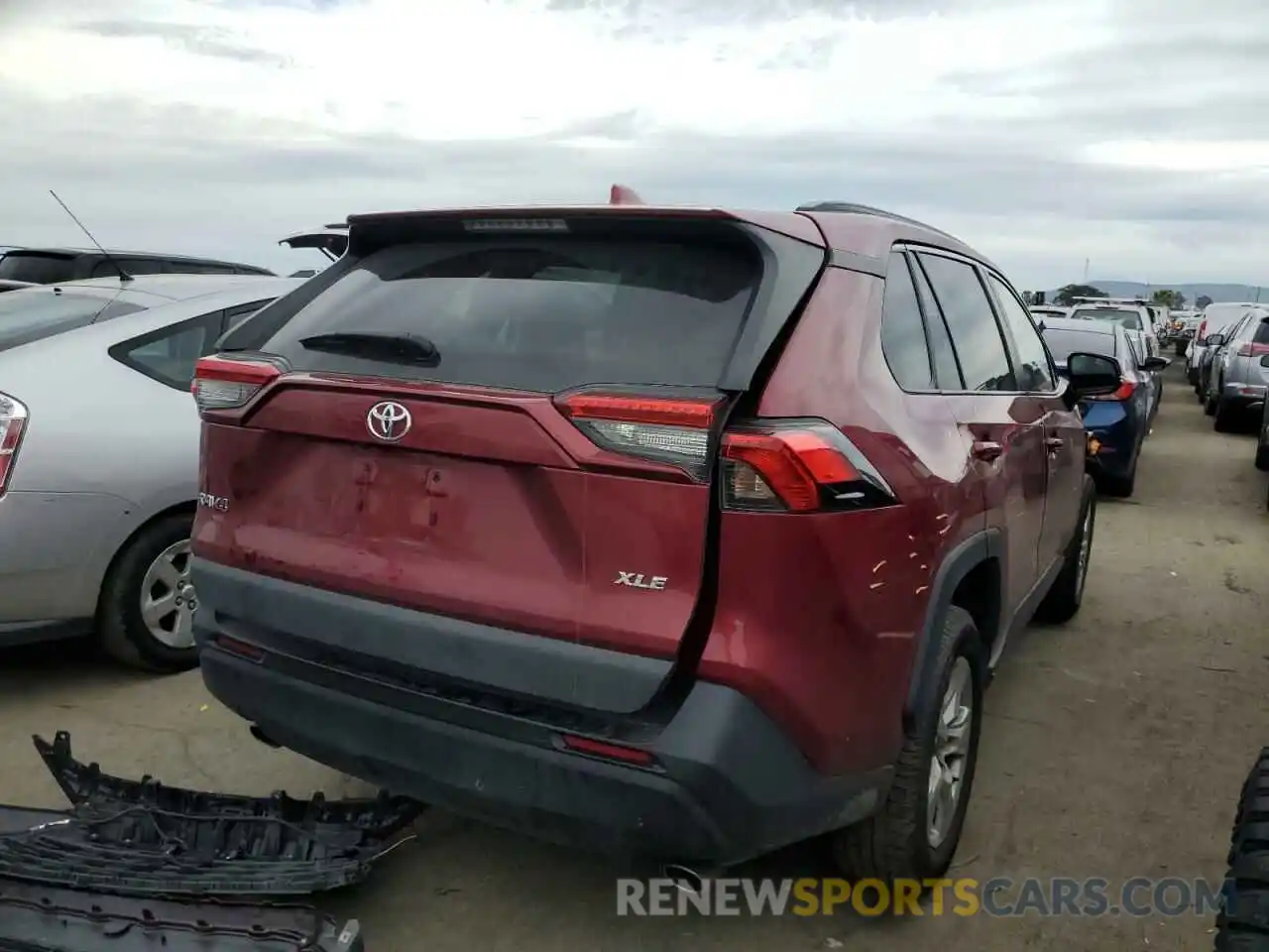 3 Photograph of a damaged car 2T3W1RFV0MW144843 TOYOTA RAV4 2021