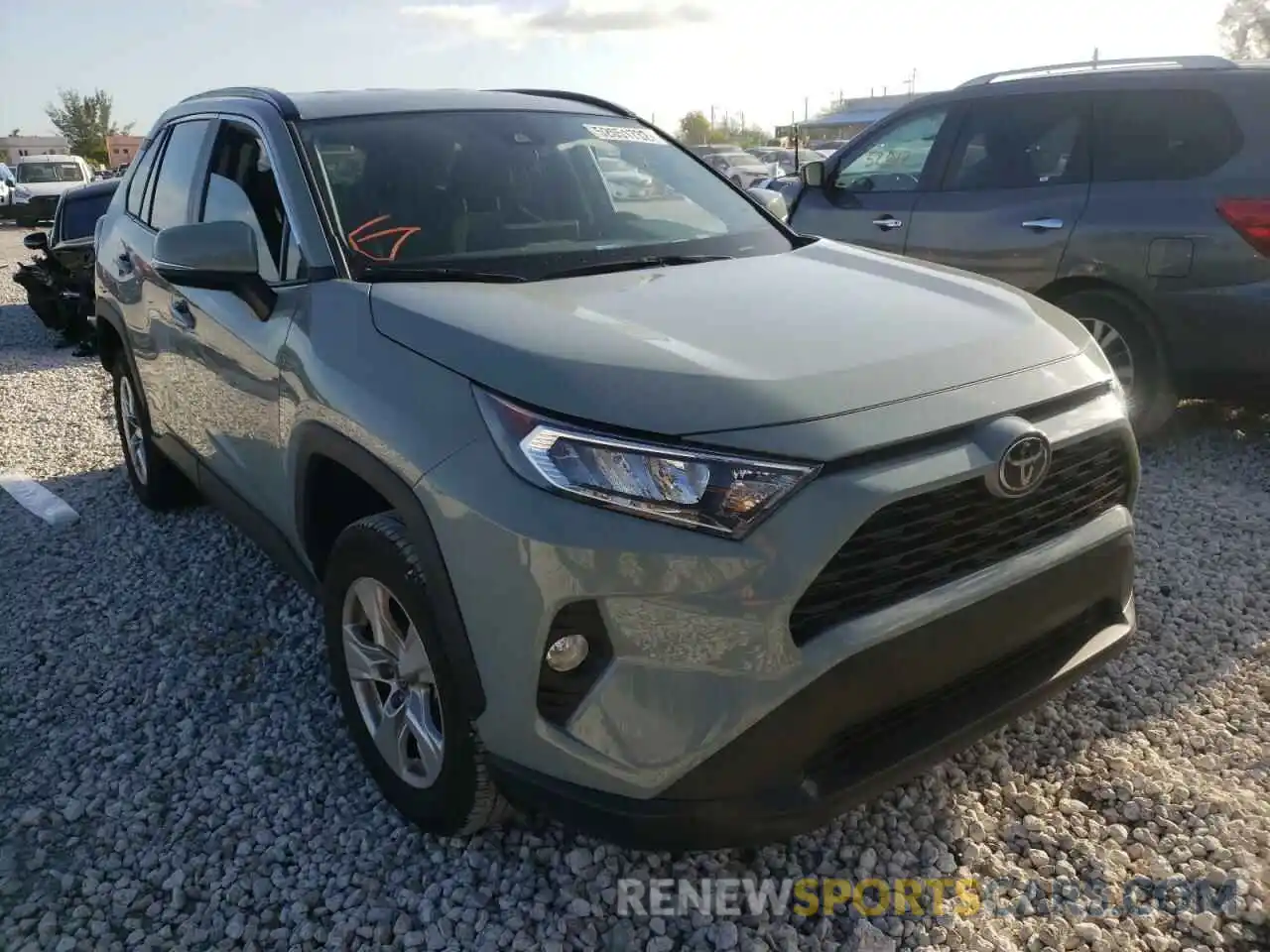 1 Photograph of a damaged car 2T3W1RFV0MW148553 TOYOTA RAV4 2021