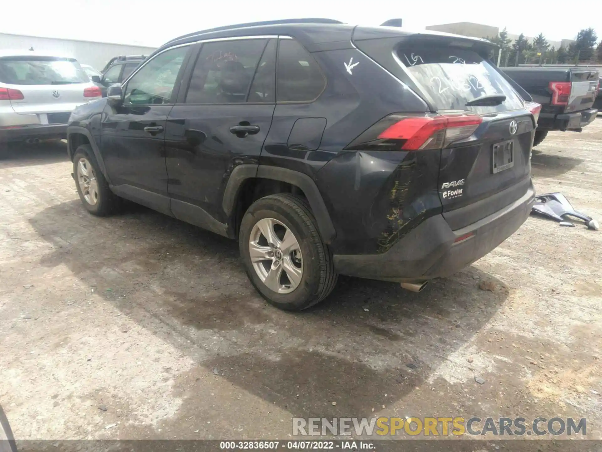 3 Photograph of a damaged car 2T3W1RFV0MW154739 TOYOTA RAV4 2021