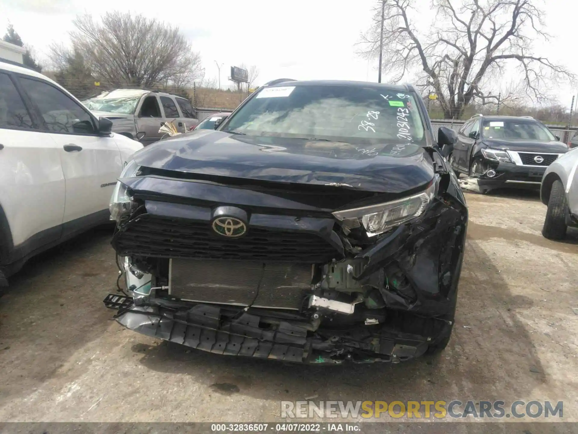 6 Photograph of a damaged car 2T3W1RFV0MW154739 TOYOTA RAV4 2021