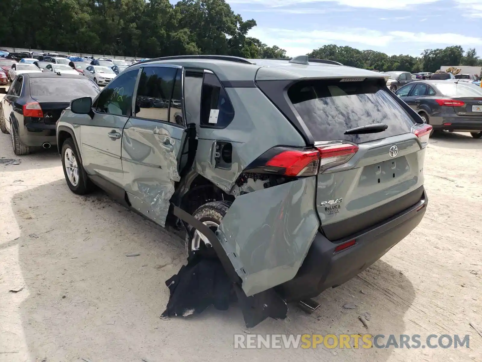 3 Photograph of a damaged car 2T3W1RFV0MW163442 TOYOTA RAV4 2021