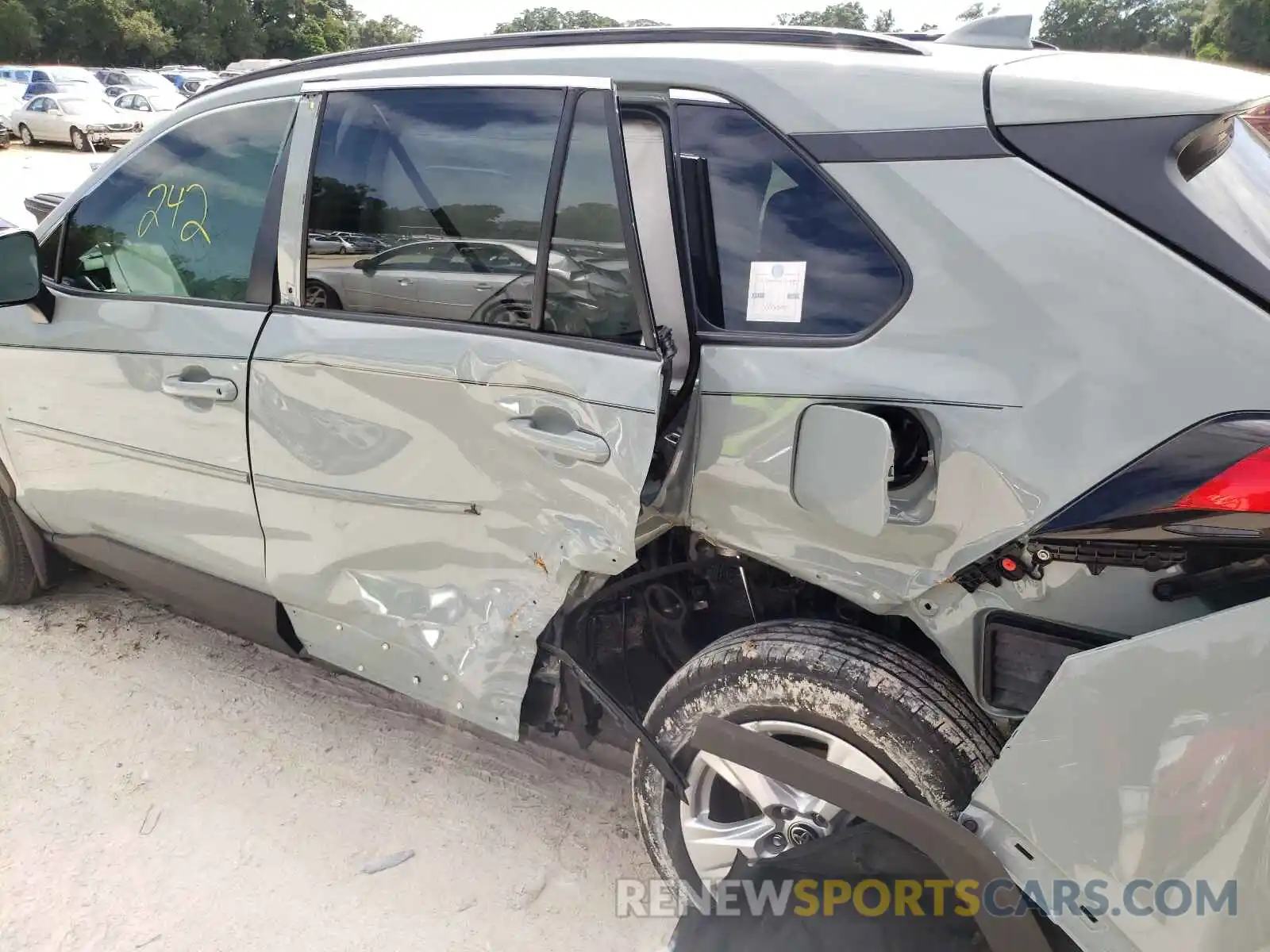 9 Photograph of a damaged car 2T3W1RFV0MW163442 TOYOTA RAV4 2021