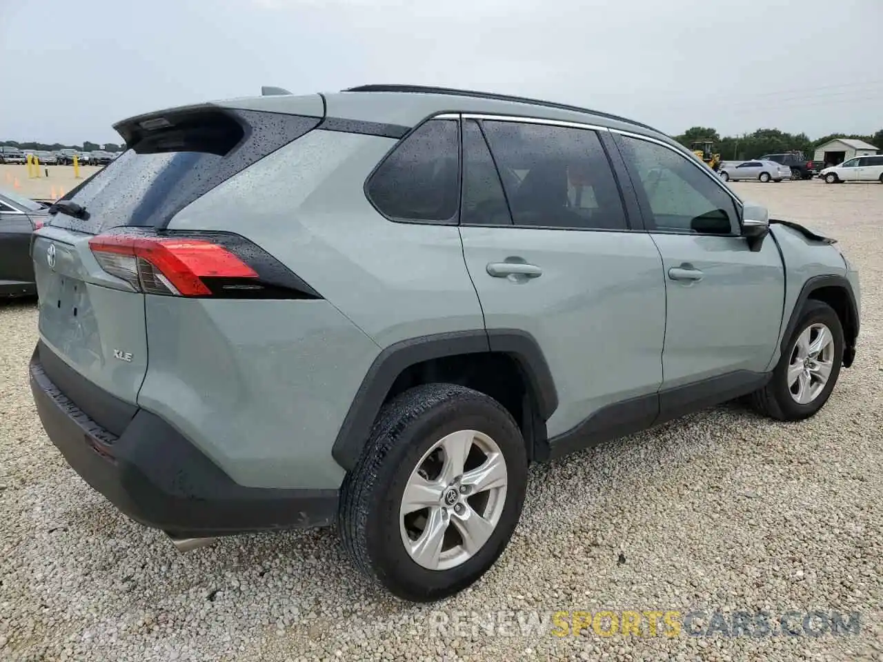 4 Photograph of a damaged car 2T3W1RFV0MW164848 TOYOTA RAV4 2021