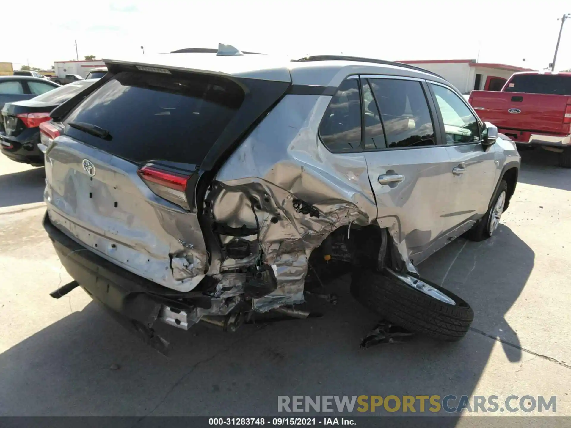 4 Photograph of a damaged car 2T3W1RFV0MW165272 TOYOTA RAV4 2021