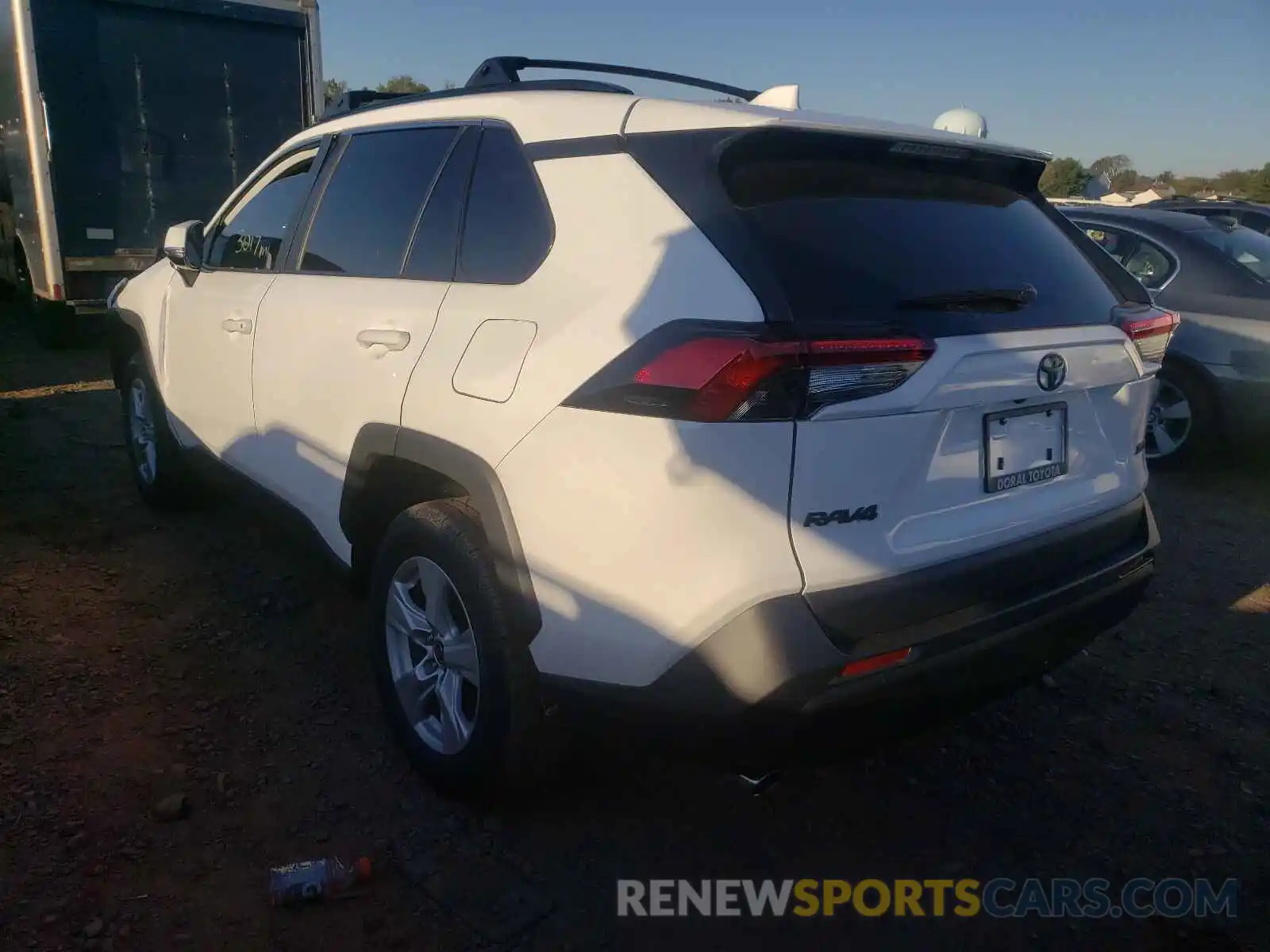 3 Photograph of a damaged car 2T3W1RFV0MW166275 TOYOTA RAV4 2021