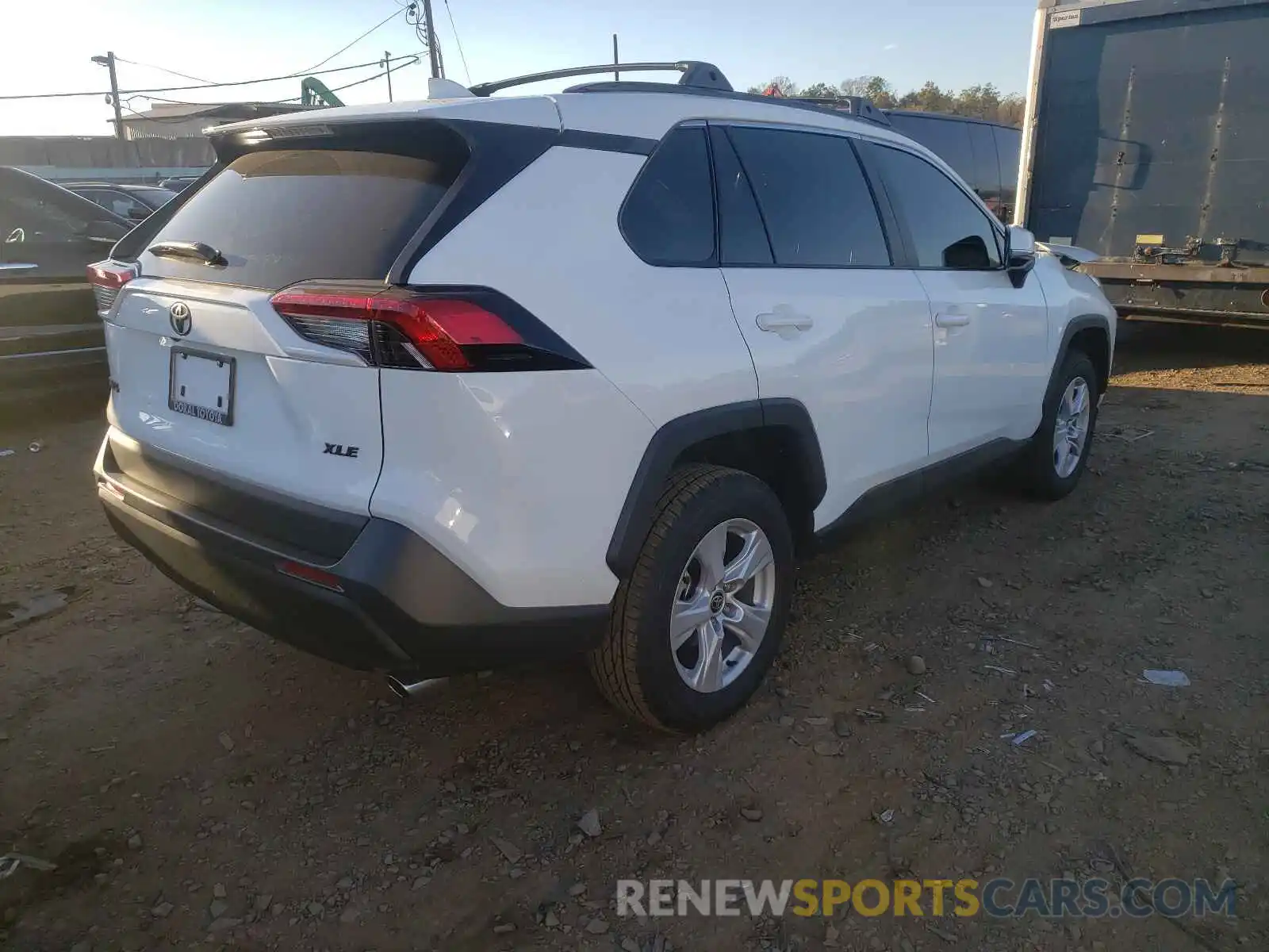 4 Photograph of a damaged car 2T3W1RFV0MW166275 TOYOTA RAV4 2021