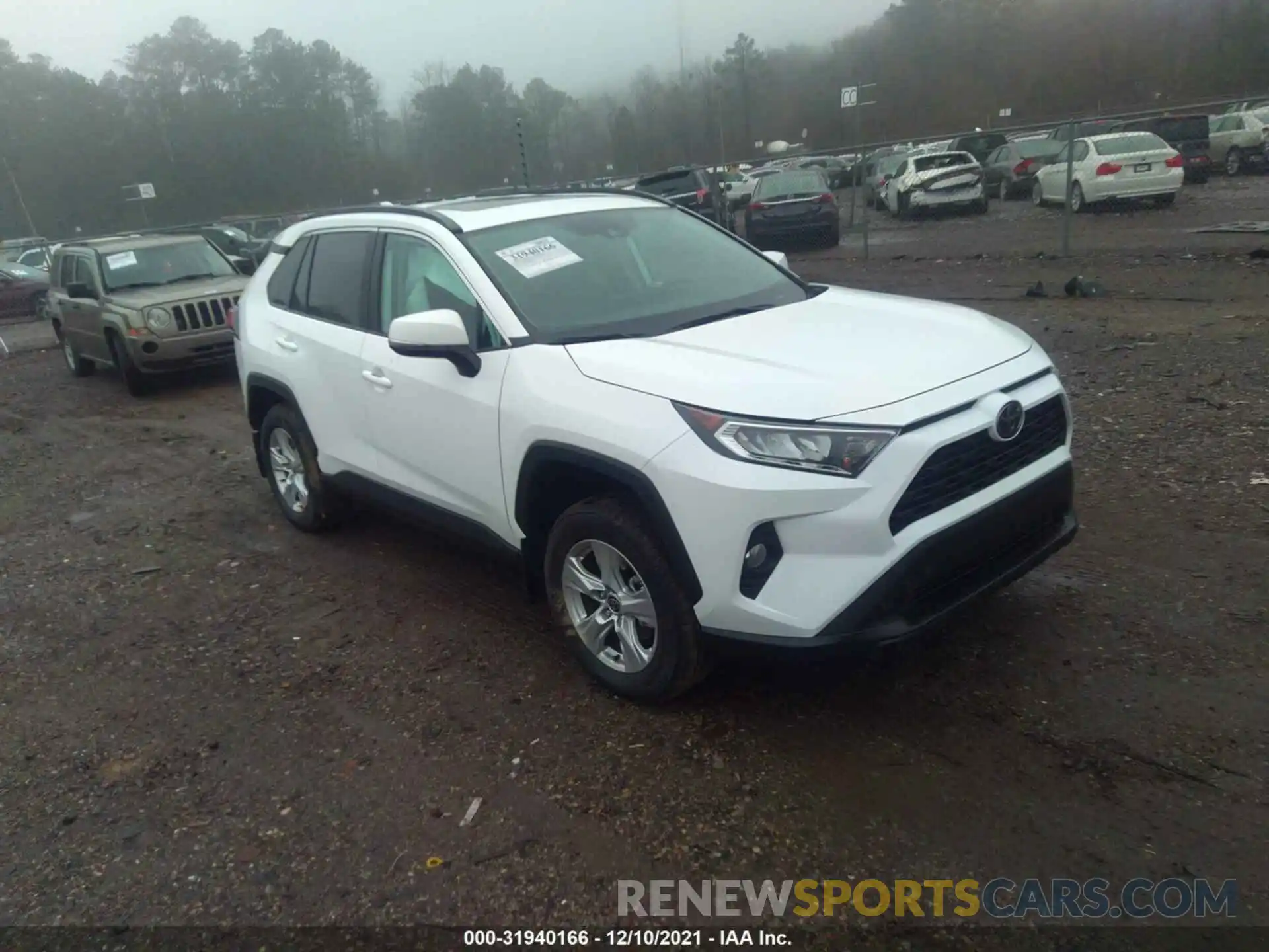 1 Photograph of a damaged car 2T3W1RFV0MW171590 TOYOTA RAV4 2021