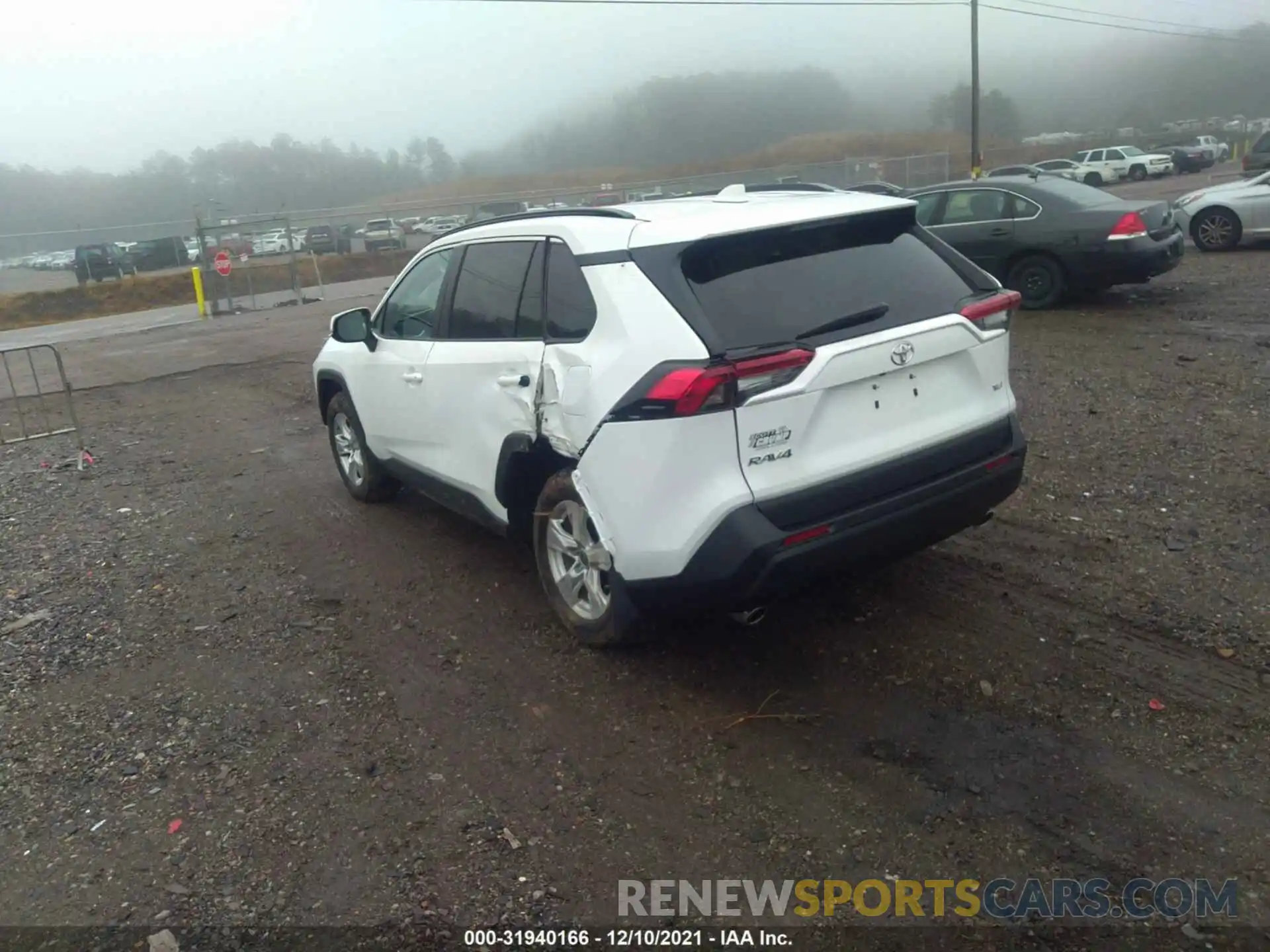 3 Photograph of a damaged car 2T3W1RFV0MW171590 TOYOTA RAV4 2021