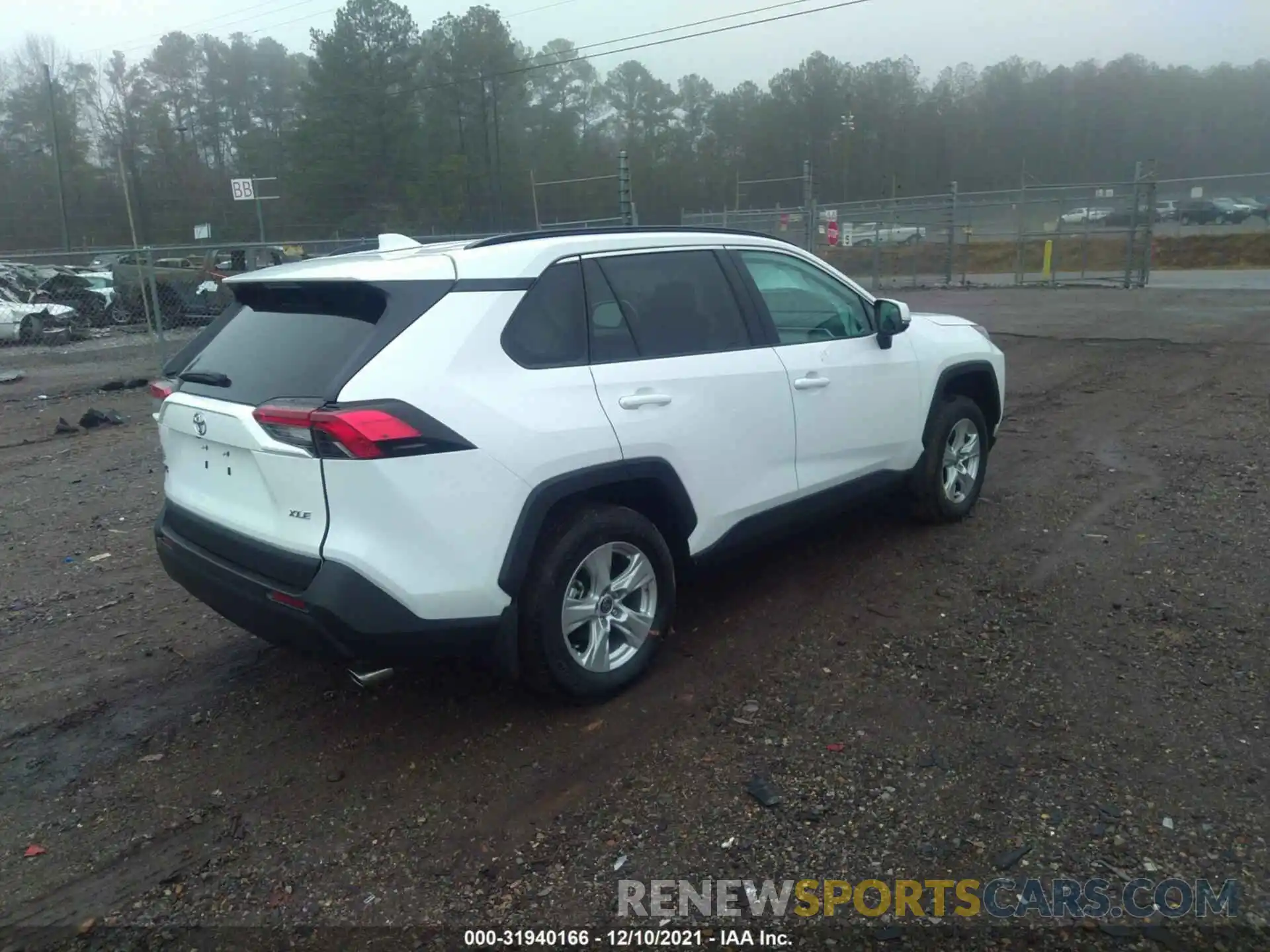 4 Photograph of a damaged car 2T3W1RFV0MW171590 TOYOTA RAV4 2021