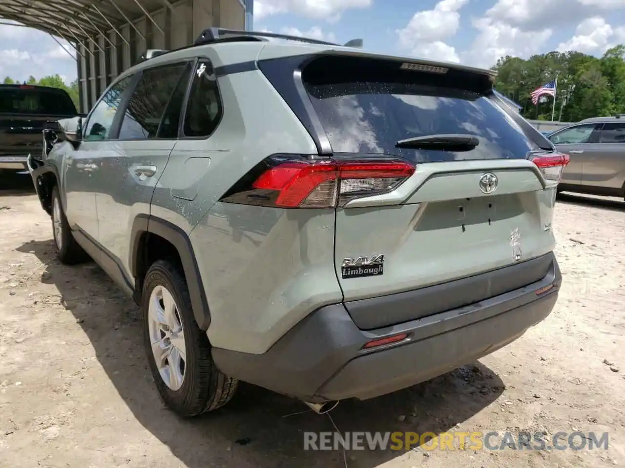 3 Photograph of a damaged car 2T3W1RFV1MC087652 TOYOTA RAV4 2021