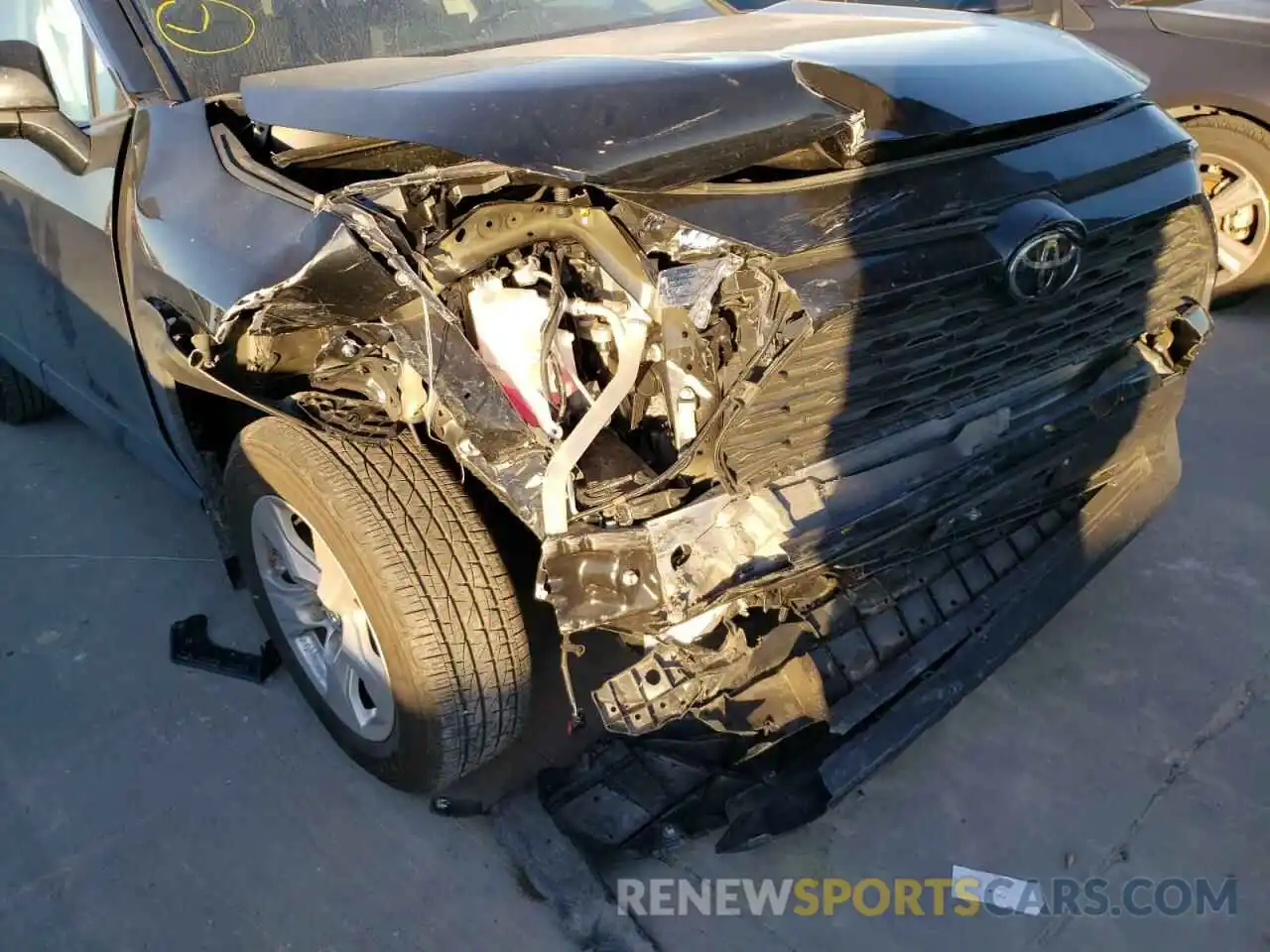 9 Photograph of a damaged car 2T3W1RFV1MC095847 TOYOTA RAV4 2021