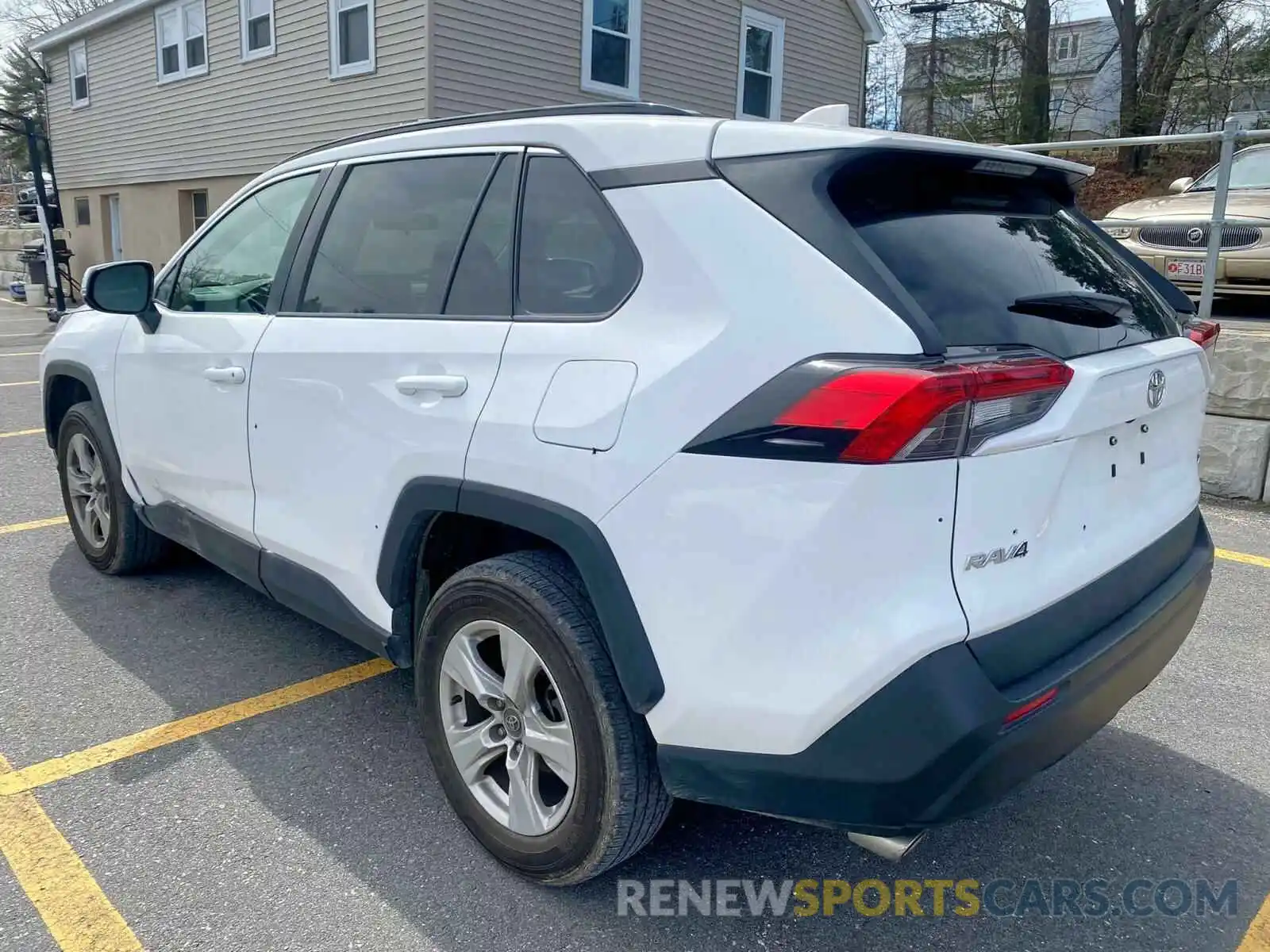 3 Photograph of a damaged car 2T3W1RFV1MC096660 TOYOTA RAV4 2021