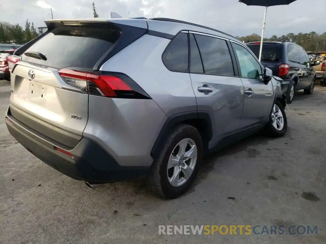 4 Photograph of a damaged car 2T3W1RFV1MC097453 TOYOTA RAV4 2021