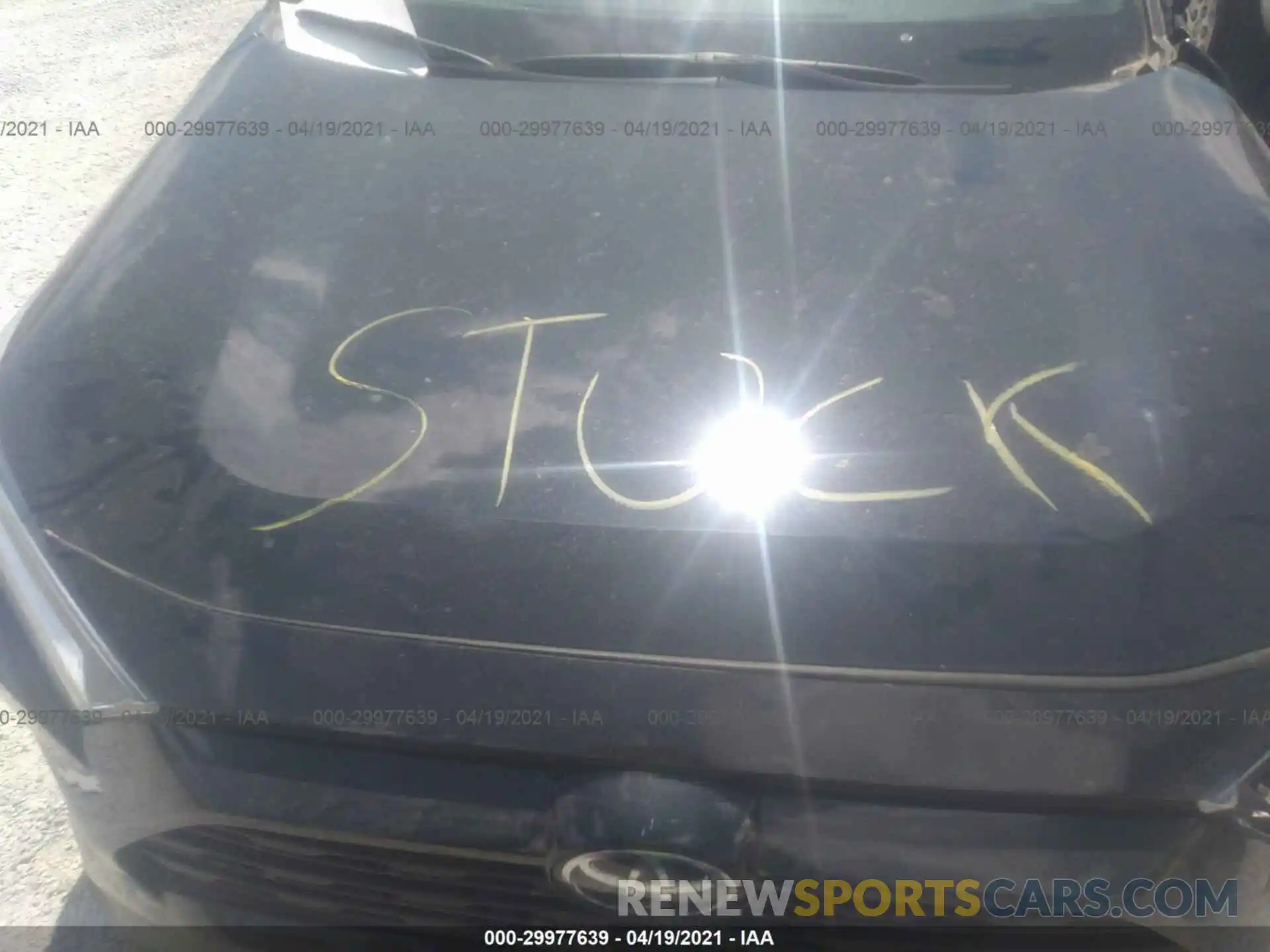 10 Photograph of a damaged car 2T3W1RFV1MC110640 TOYOTA RAV4 2021