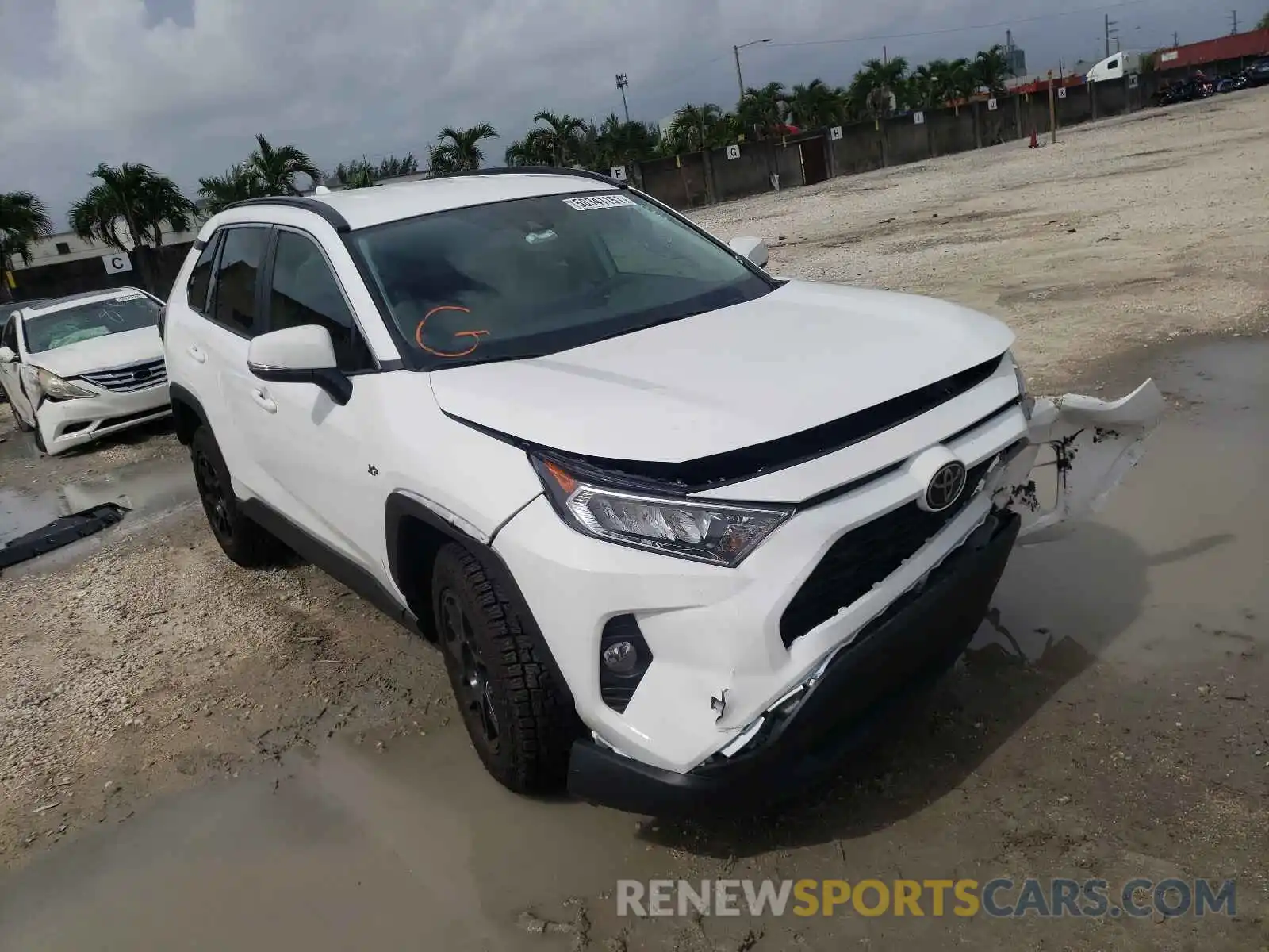 1 Photograph of a damaged car 2T3W1RFV1MC117037 TOYOTA RAV4 2021