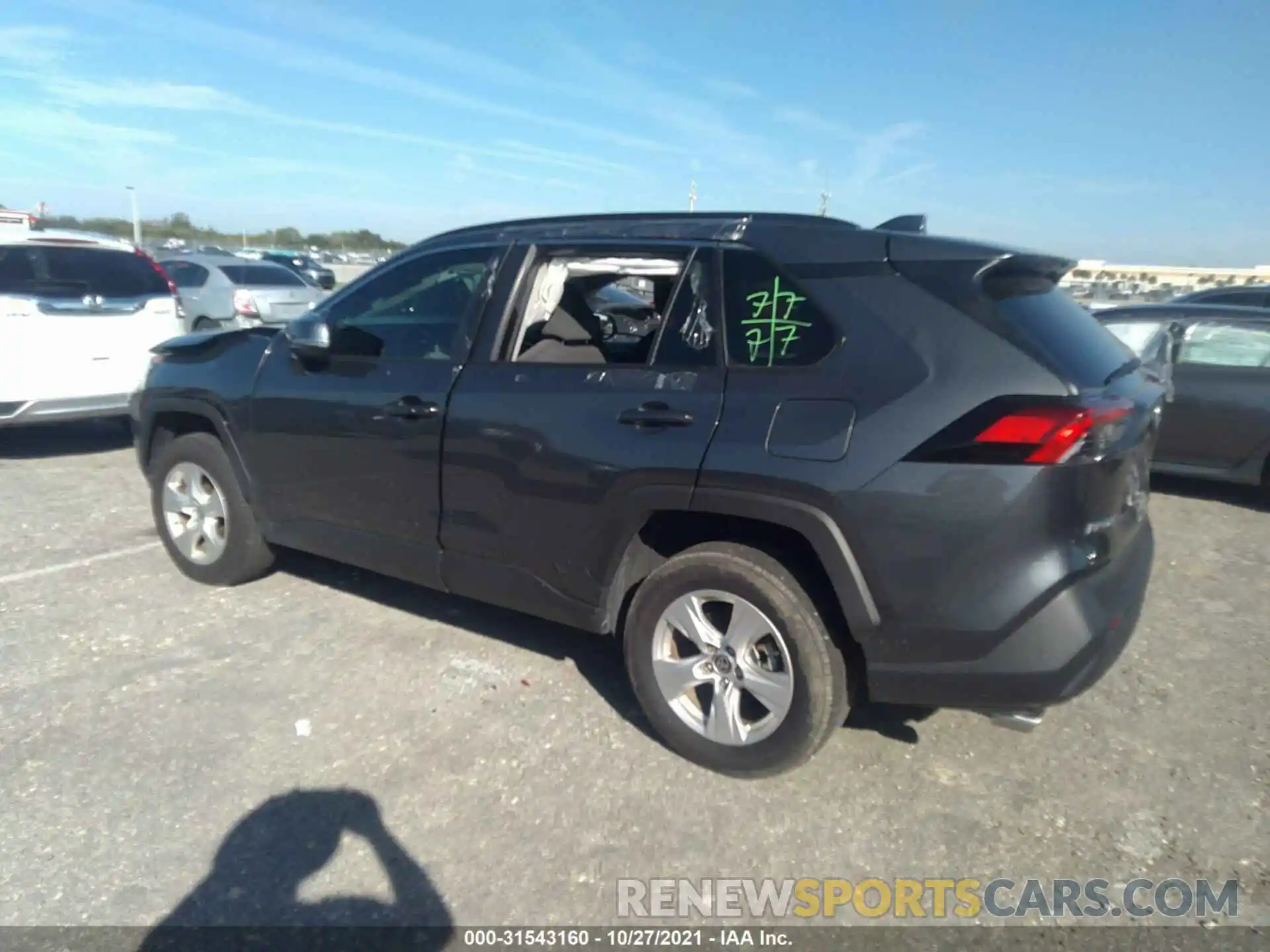 3 Photograph of a damaged car 2T3W1RFV1MC117474 TOYOTA RAV4 2021