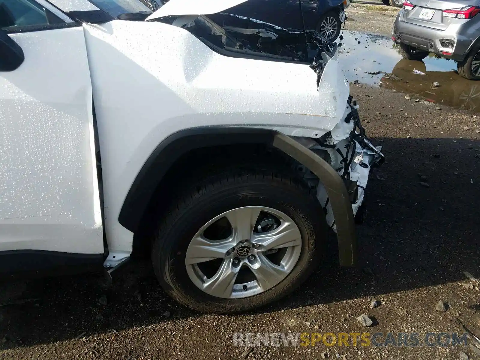 9 Photograph of a damaged car 2T3W1RFV1MC120374 TOYOTA RAV4 2021