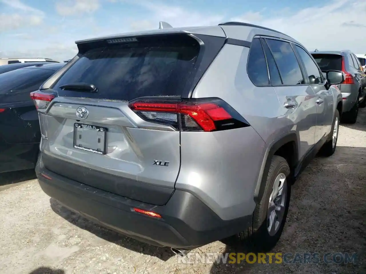 4 Photograph of a damaged car 2T3W1RFV1MC134081 TOYOTA RAV4 2021