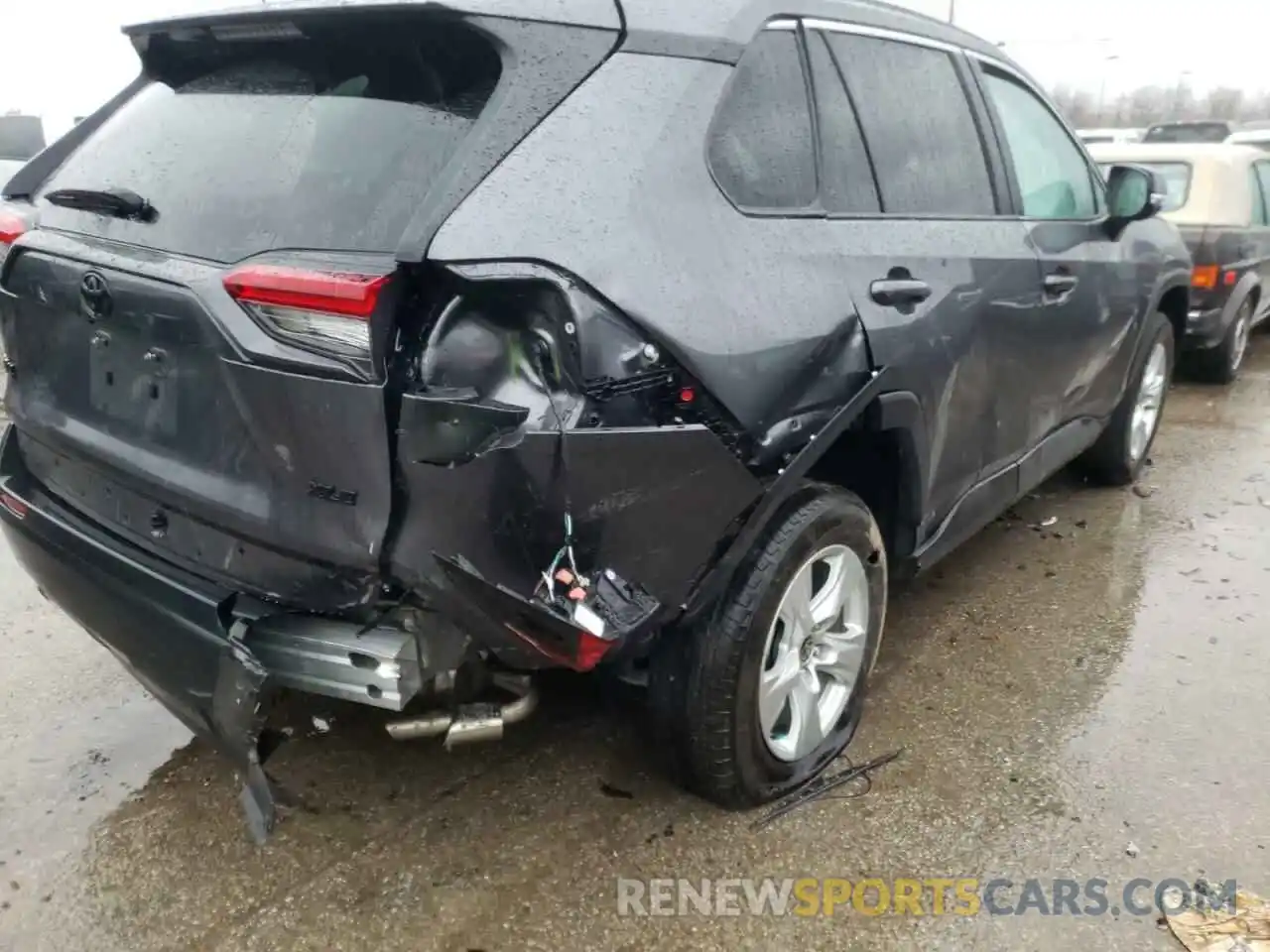 9 Photograph of a damaged car 2T3W1RFV1MC140558 TOYOTA RAV4 2021