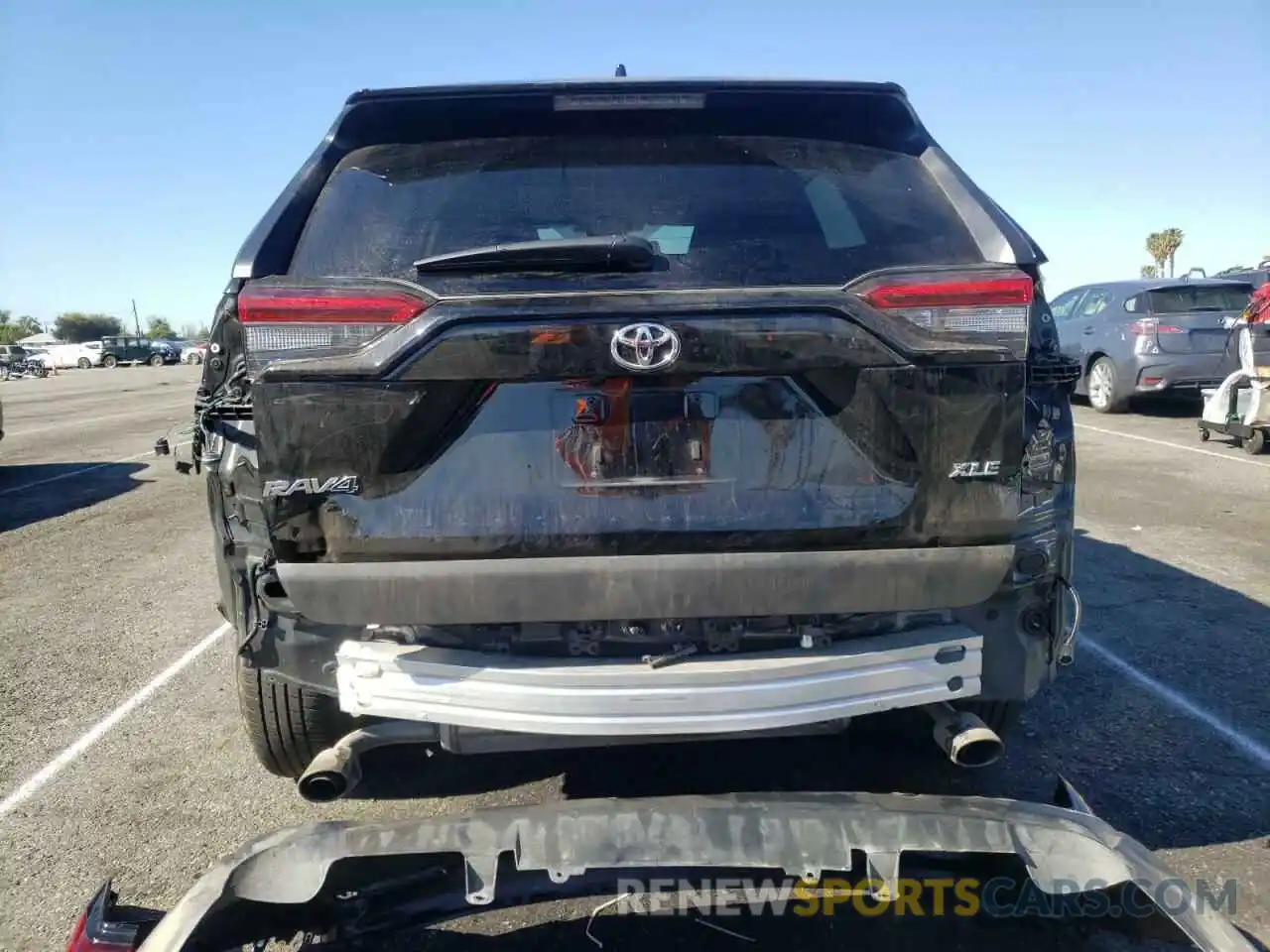 9 Photograph of a damaged car 2T3W1RFV1MC154041 TOYOTA RAV4 2021