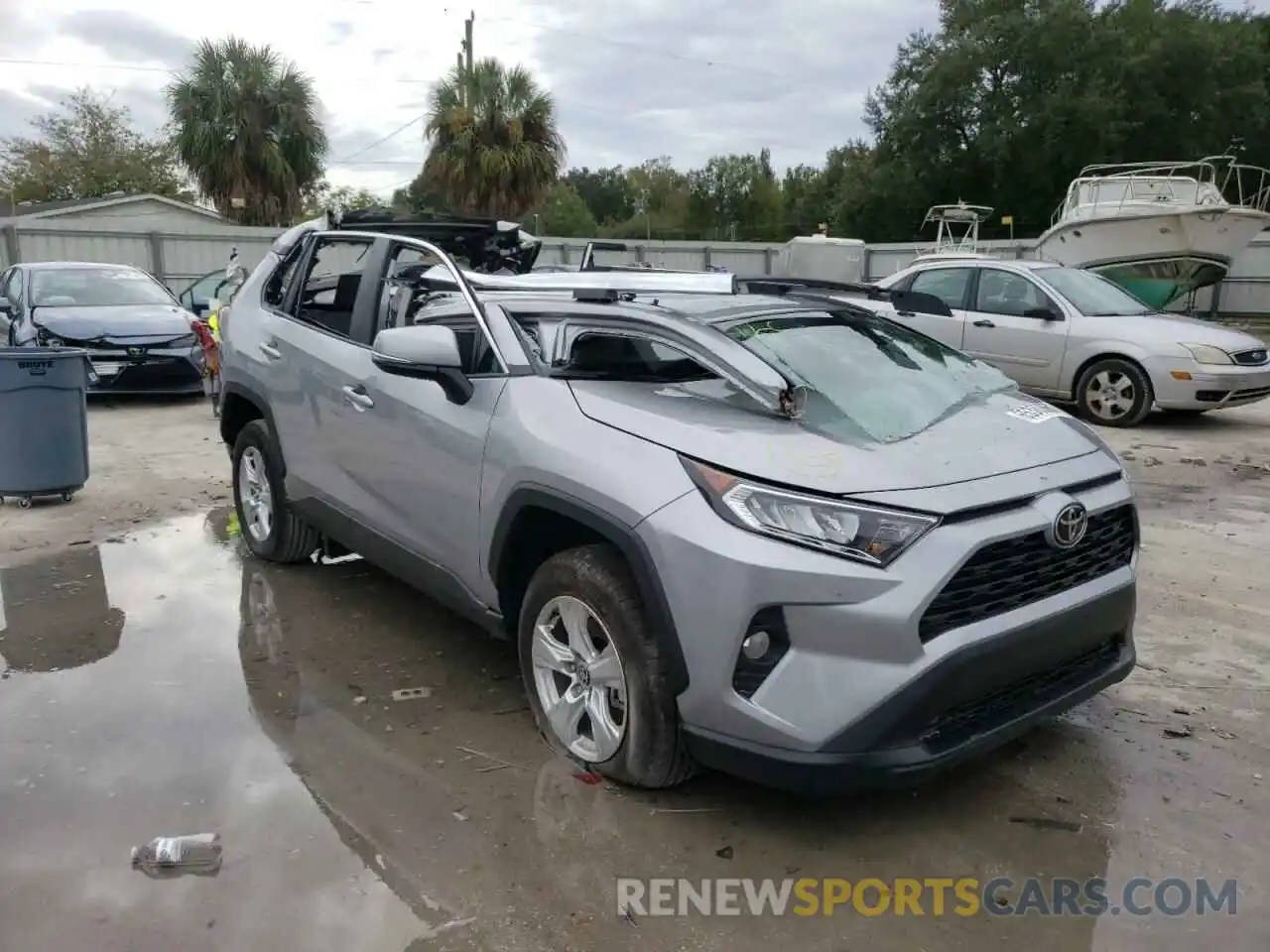 1 Photograph of a damaged car 2T3W1RFV1MC160597 TOYOTA RAV4 2021