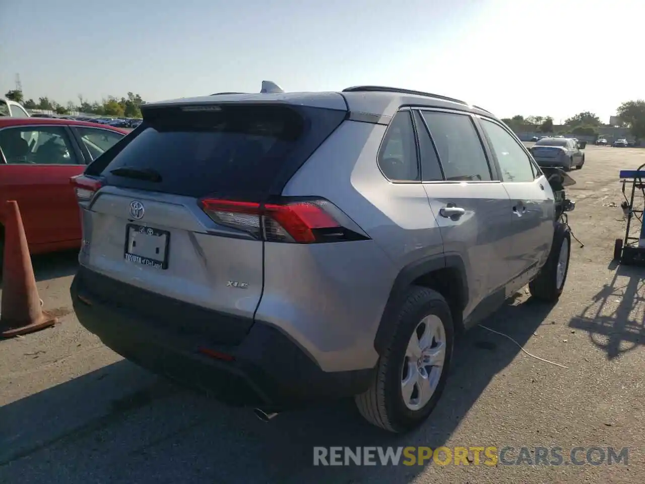 4 Photograph of a damaged car 2T3W1RFV1MC161216 TOYOTA RAV4 2021