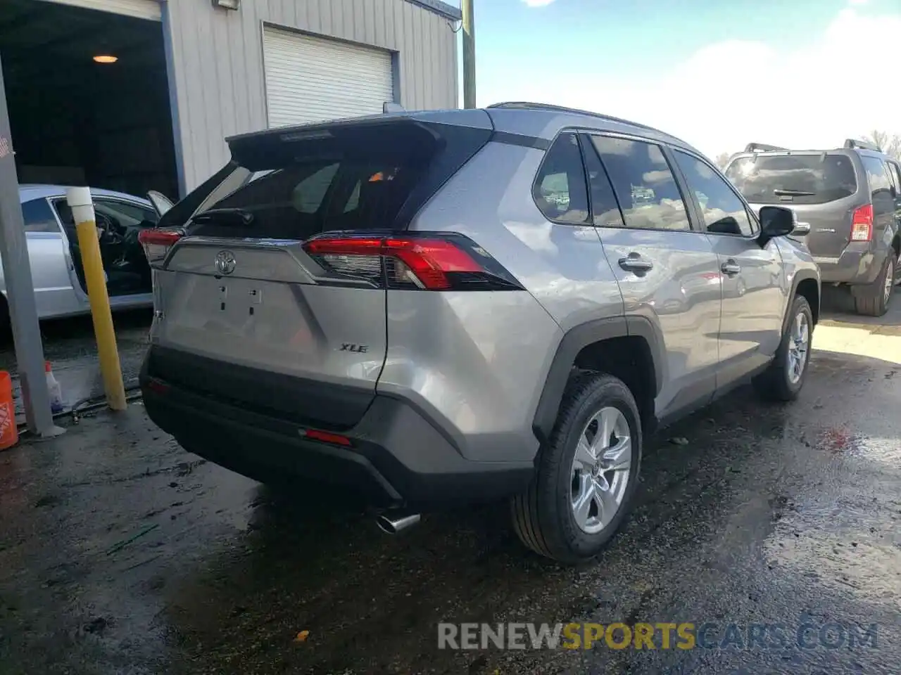 4 Photograph of a damaged car 2T3W1RFV1MC167386 TOYOTA RAV4 2021