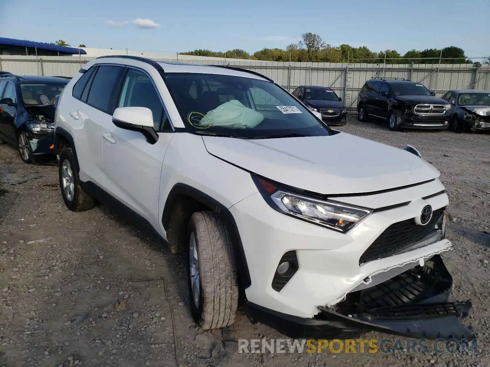 1 Photograph of a damaged car 2T3W1RFV1MW103895 TOYOTA RAV4 2021