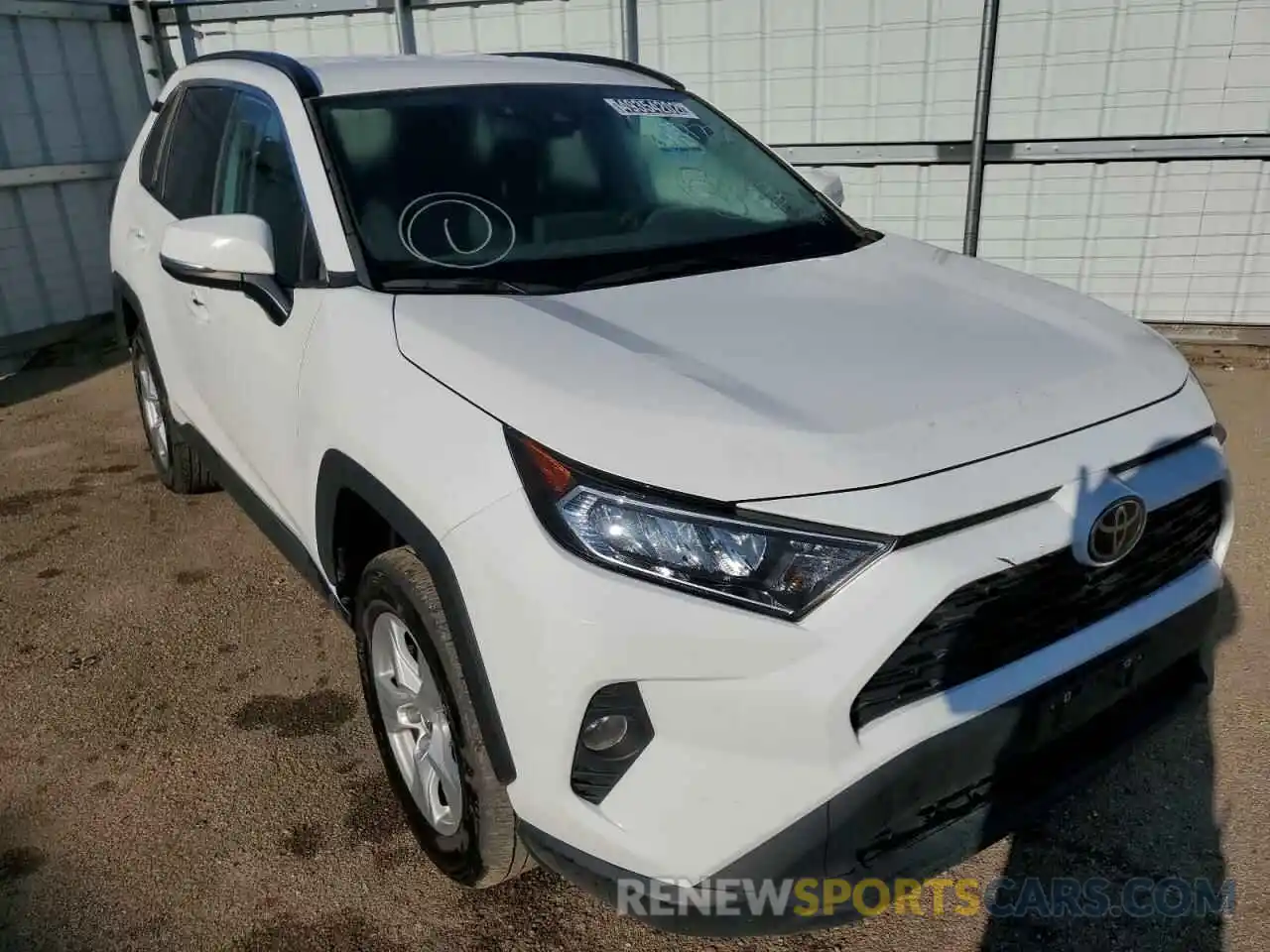 1 Photograph of a damaged car 2T3W1RFV1MW104738 TOYOTA RAV4 2021