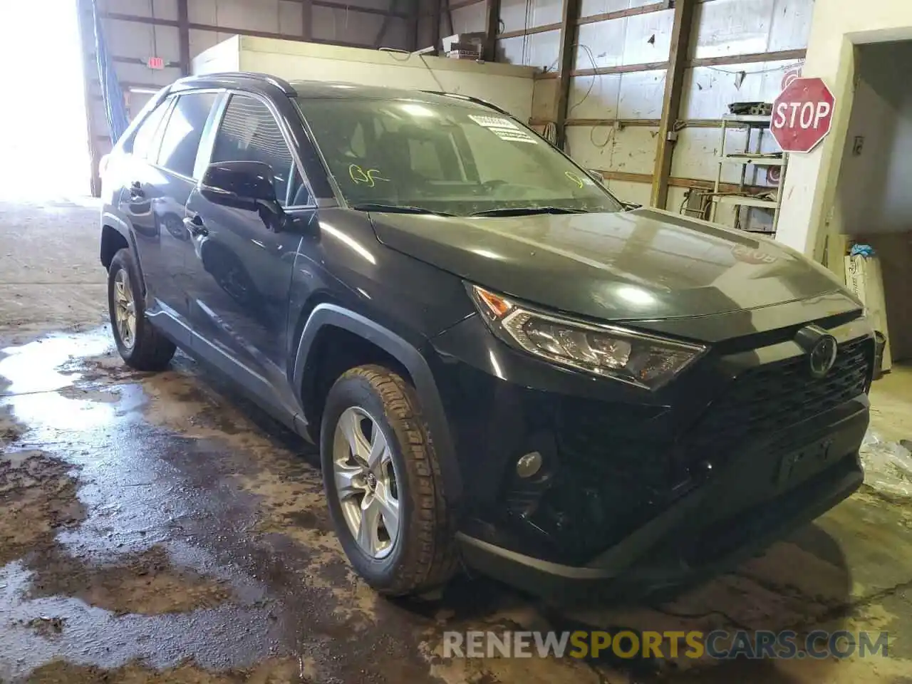 1 Photograph of a damaged car 2T3W1RFV1MW107638 TOYOTA RAV4 2021