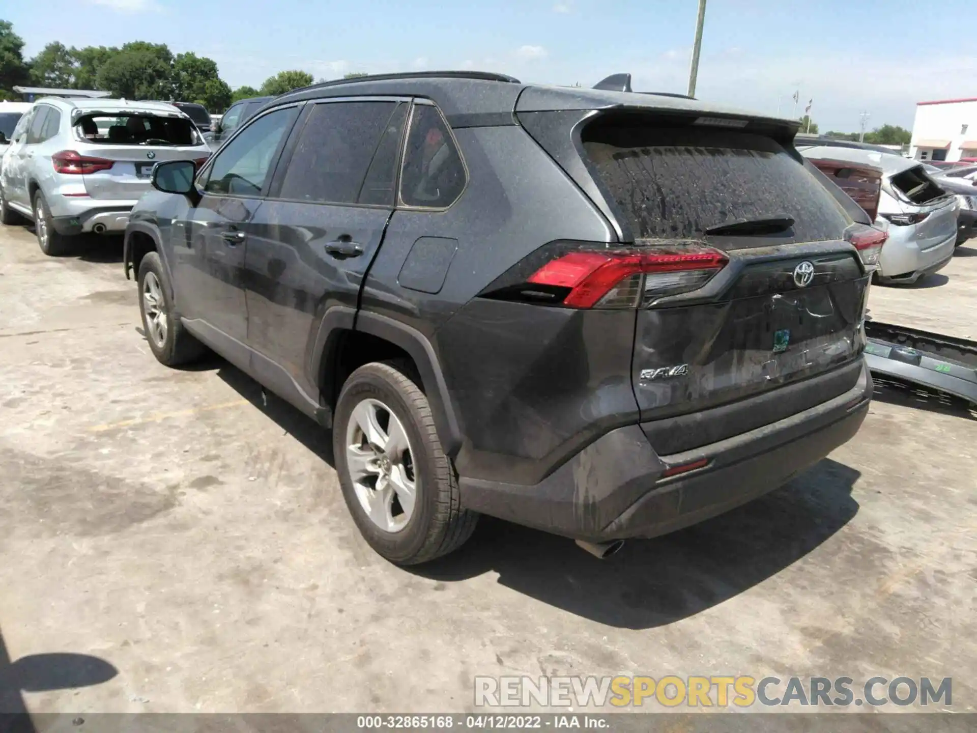 3 Photograph of a damaged car 2T3W1RFV1MW112886 TOYOTA RAV4 2021