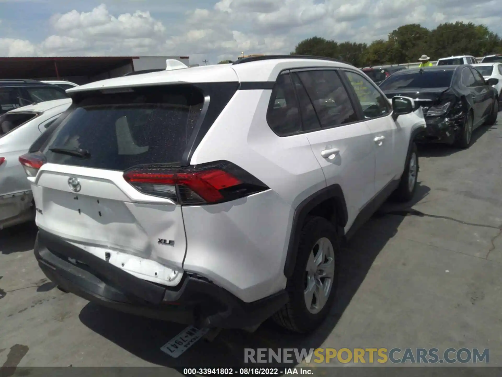 4 Photograph of a damaged car 2T3W1RFV1MW113939 TOYOTA RAV4 2021