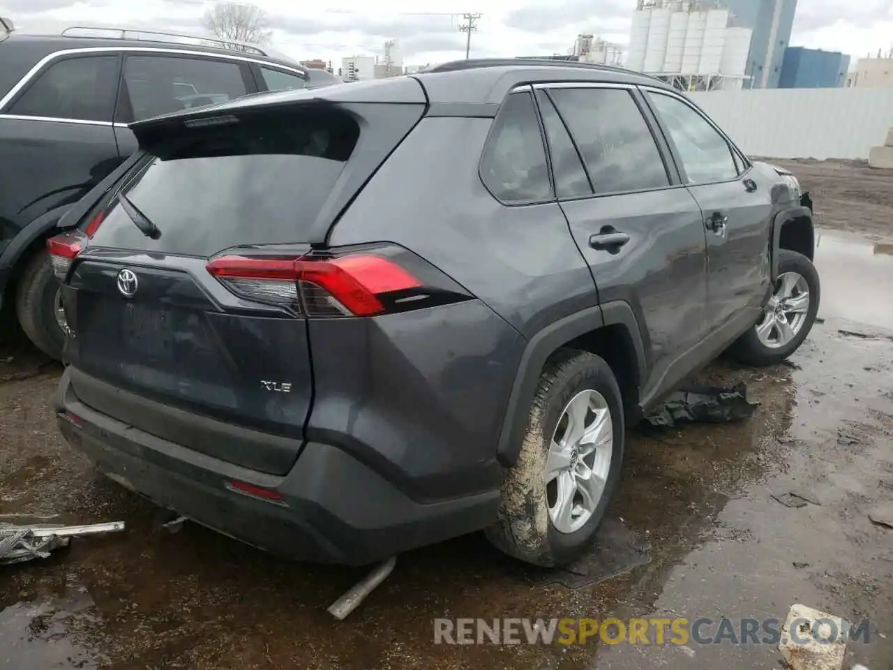 4 Photograph of a damaged car 2T3W1RFV1MW119305 TOYOTA RAV4 2021